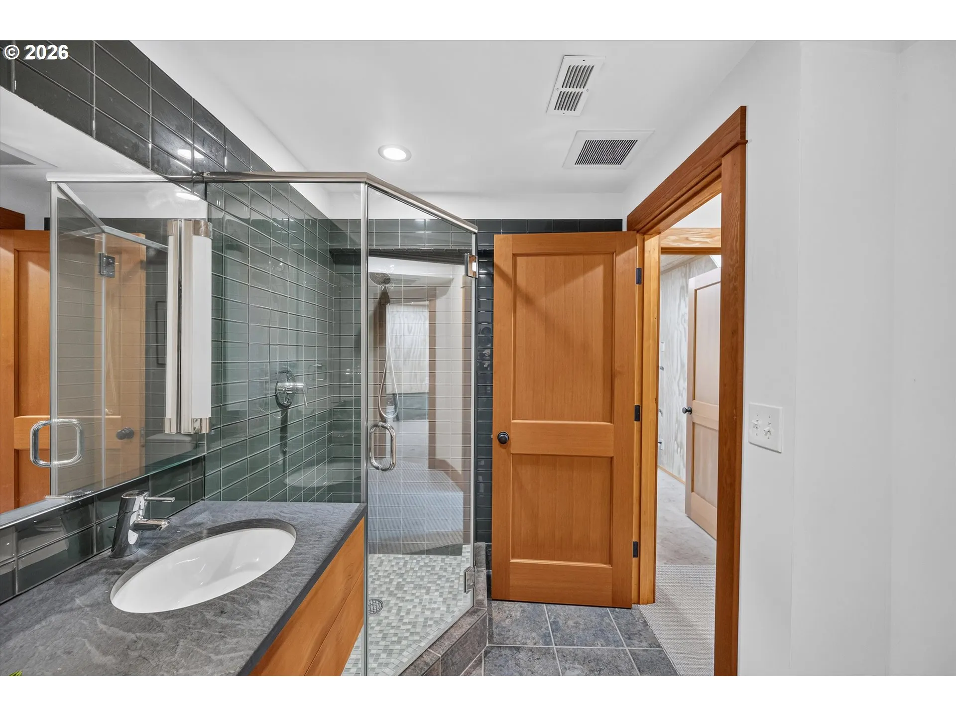 Bathroom-Walk in Shower