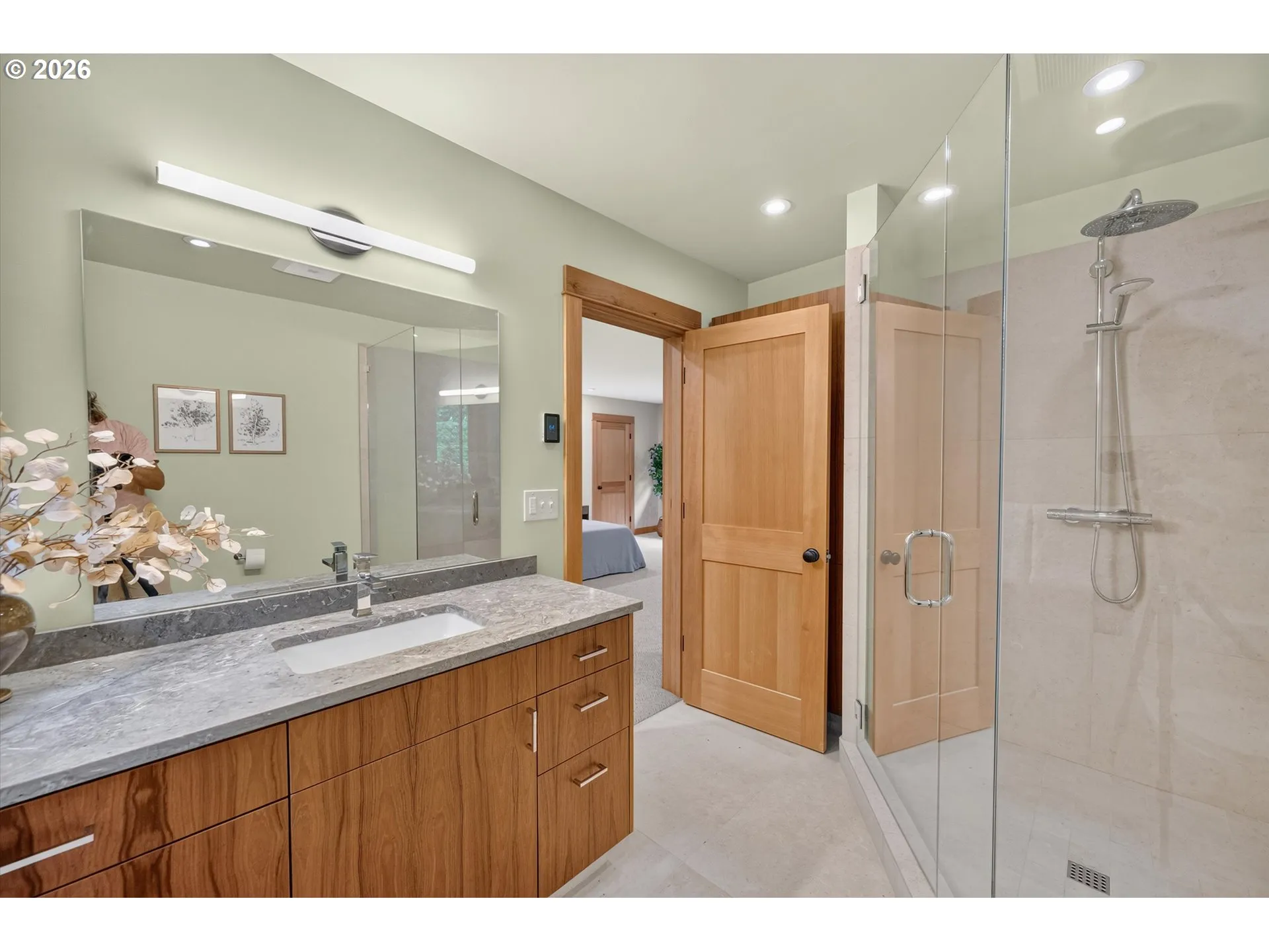 En Suite Bathroom-Upper