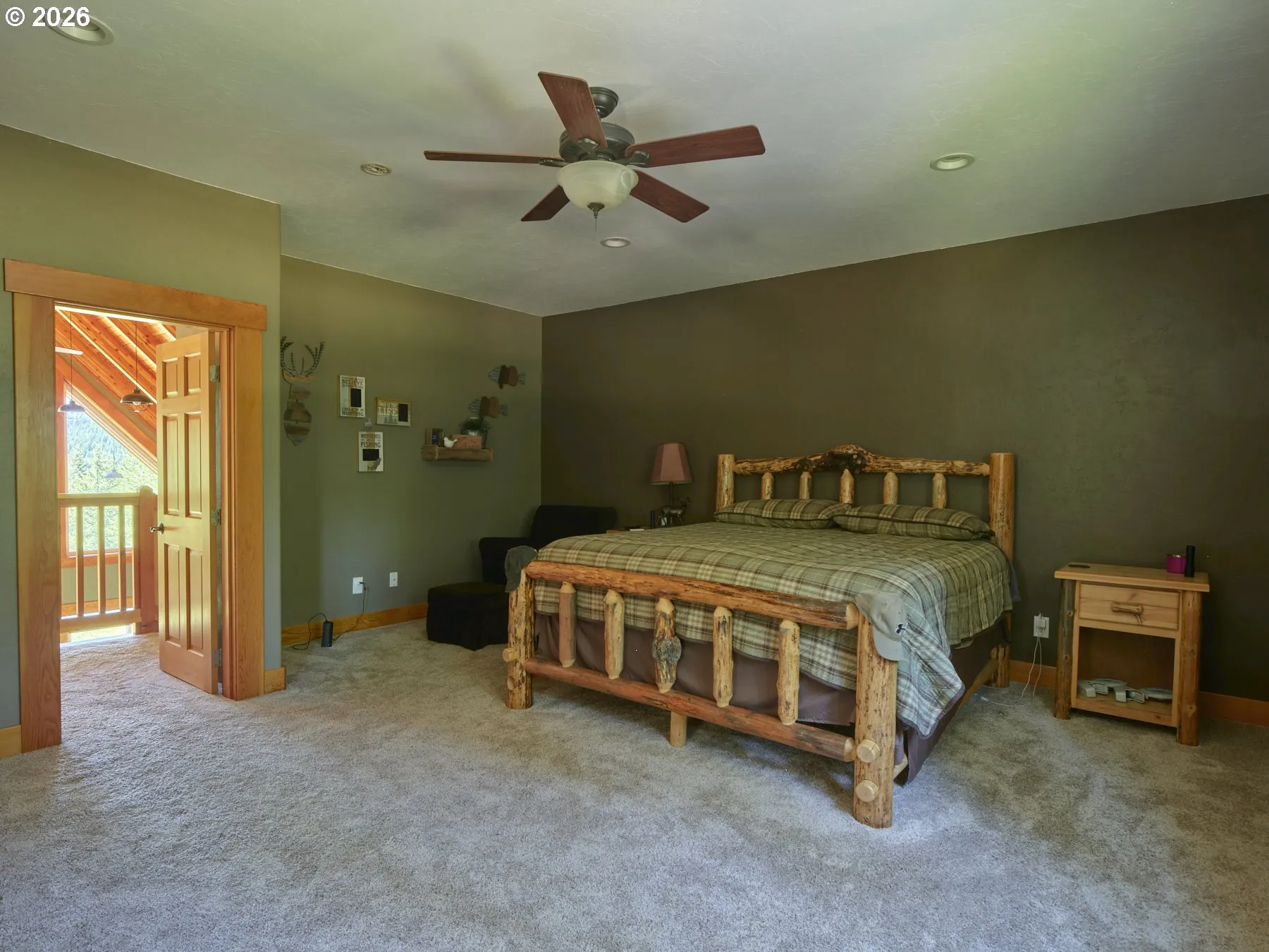 Primary Bedroom-Upper
