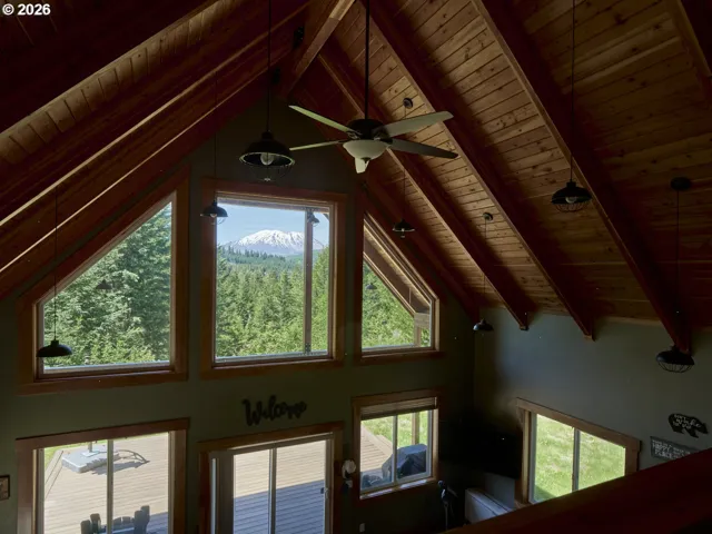 Living Room-Vaulted Ceilings