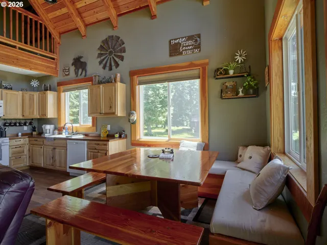 Kitchen/Nook-Eating Area