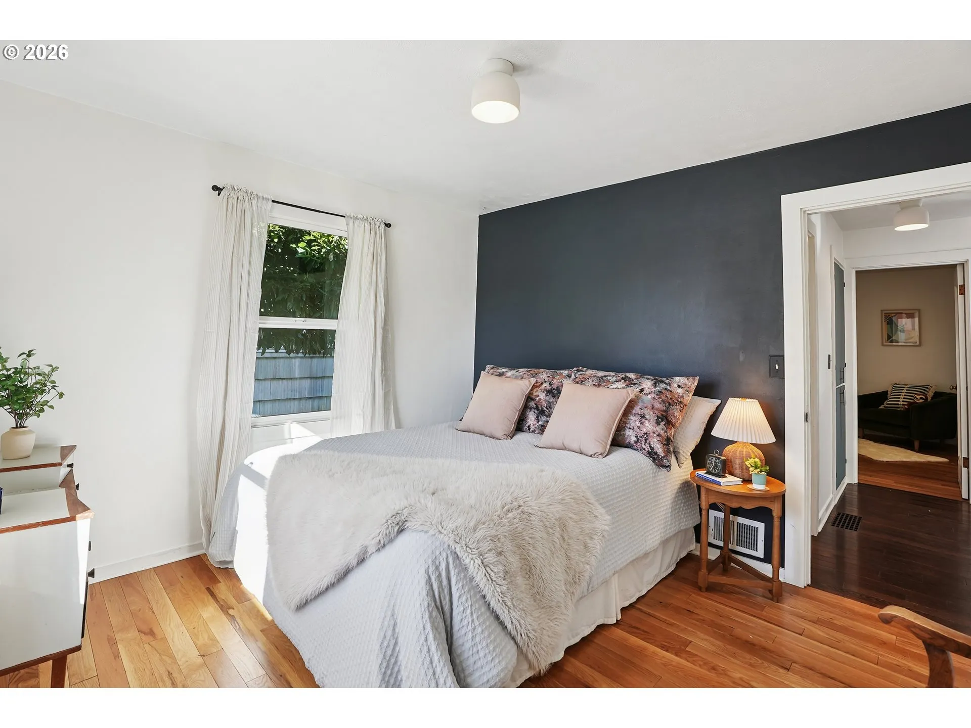 Bedroom, Primary