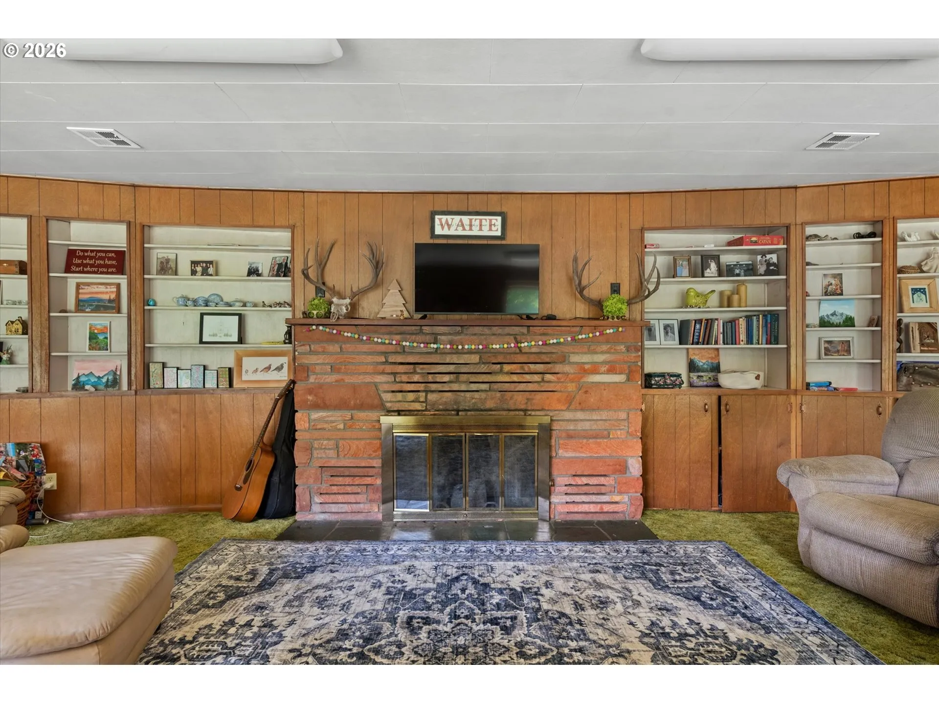 Living Room-Fireplace