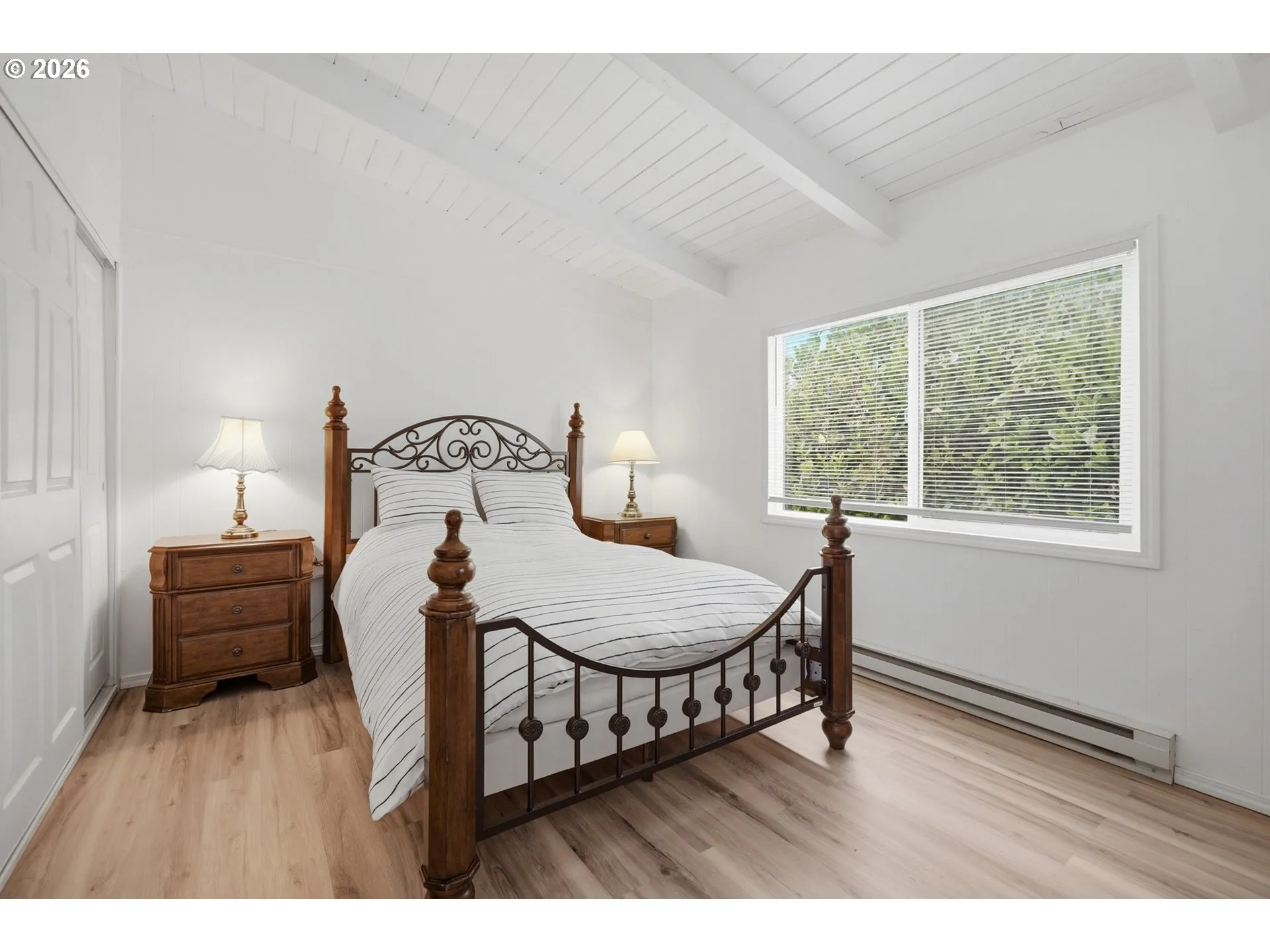 Bedroom, Primary-Vaulted Ceilings
