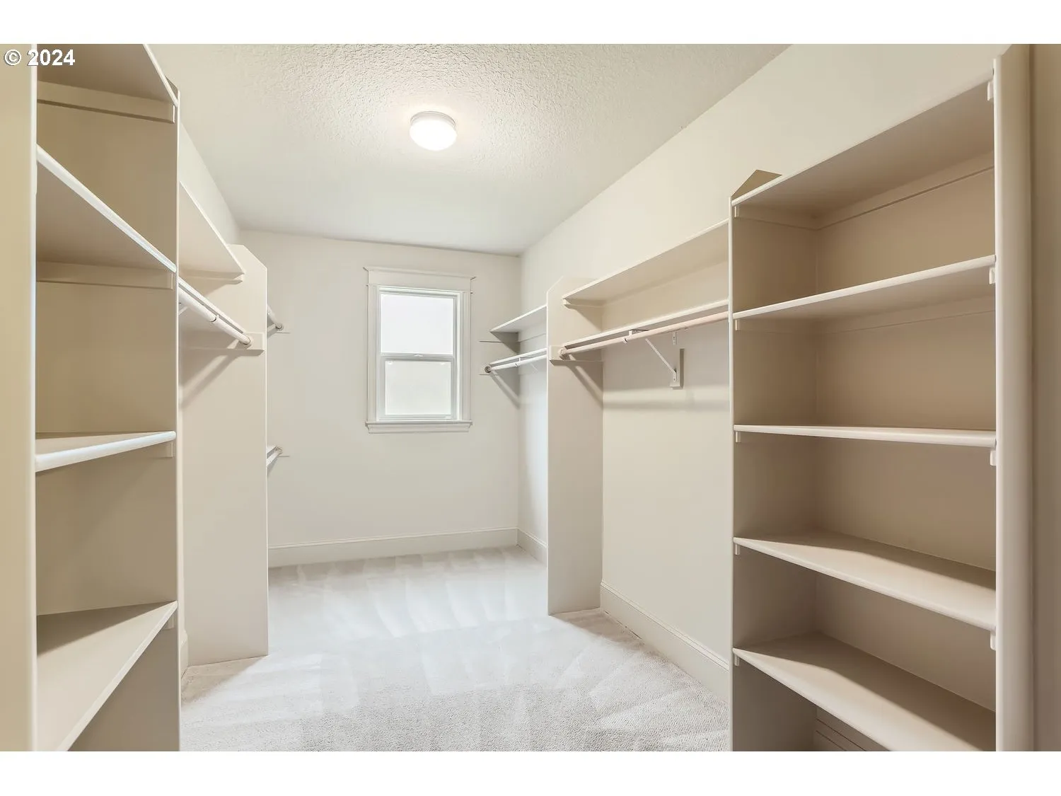 Bedroom, Owner's Suite-Walk-In Closet