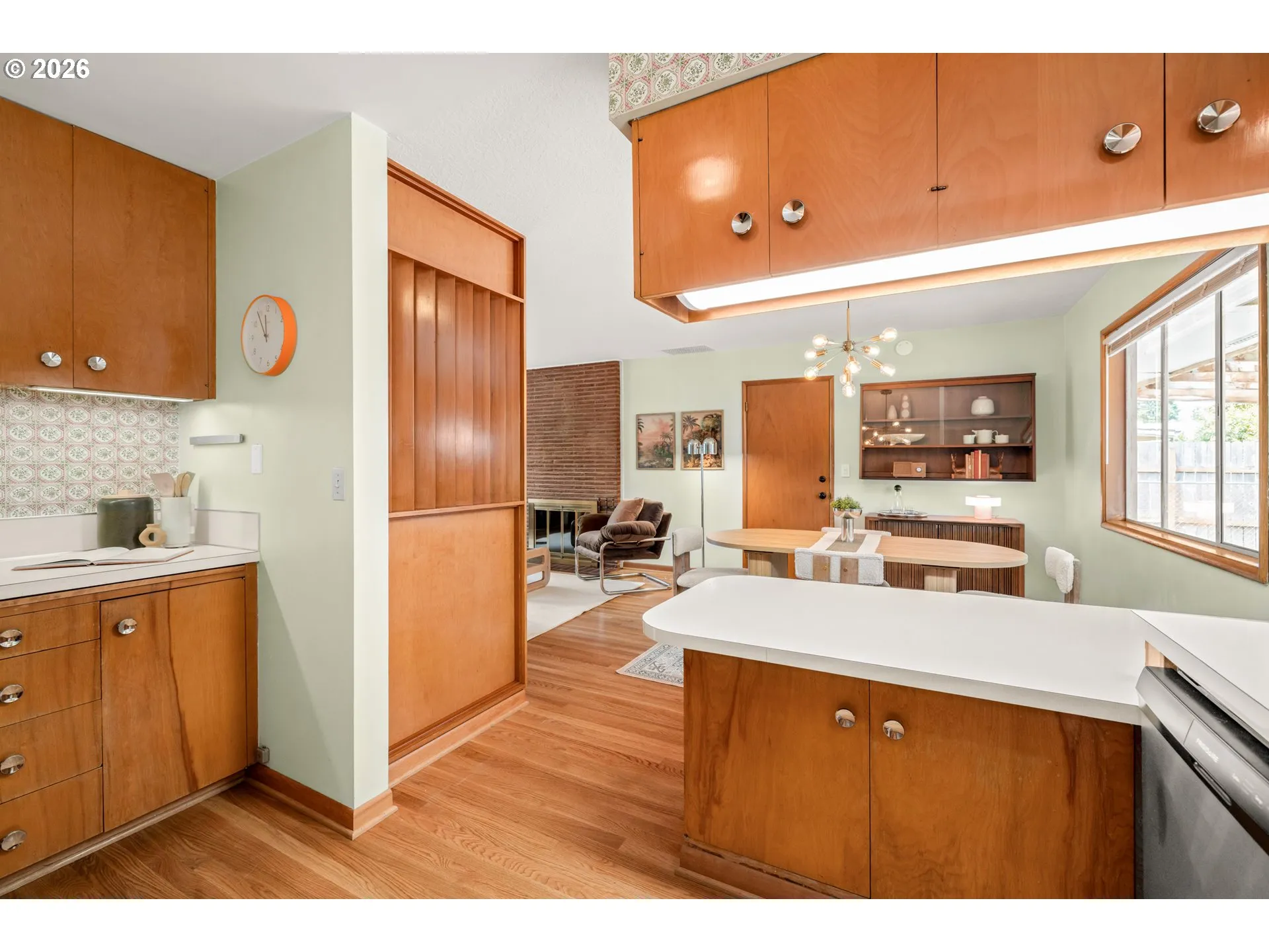 Kitchen/Dining Room-Island