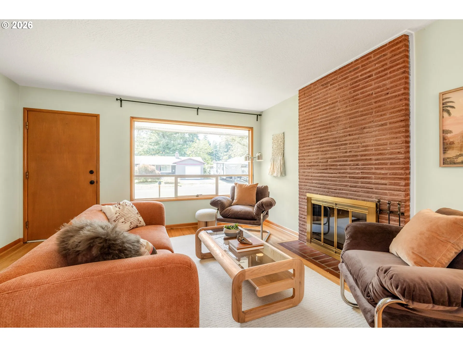 Living Room-Fireplace
