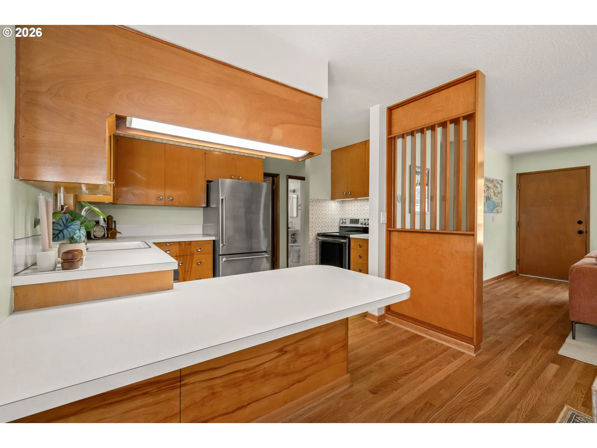 Kitchen-Breakfast Bar