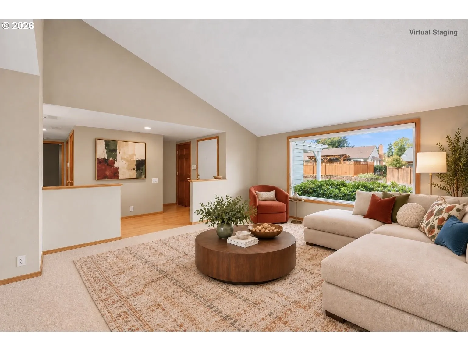 Living Room/Entrance