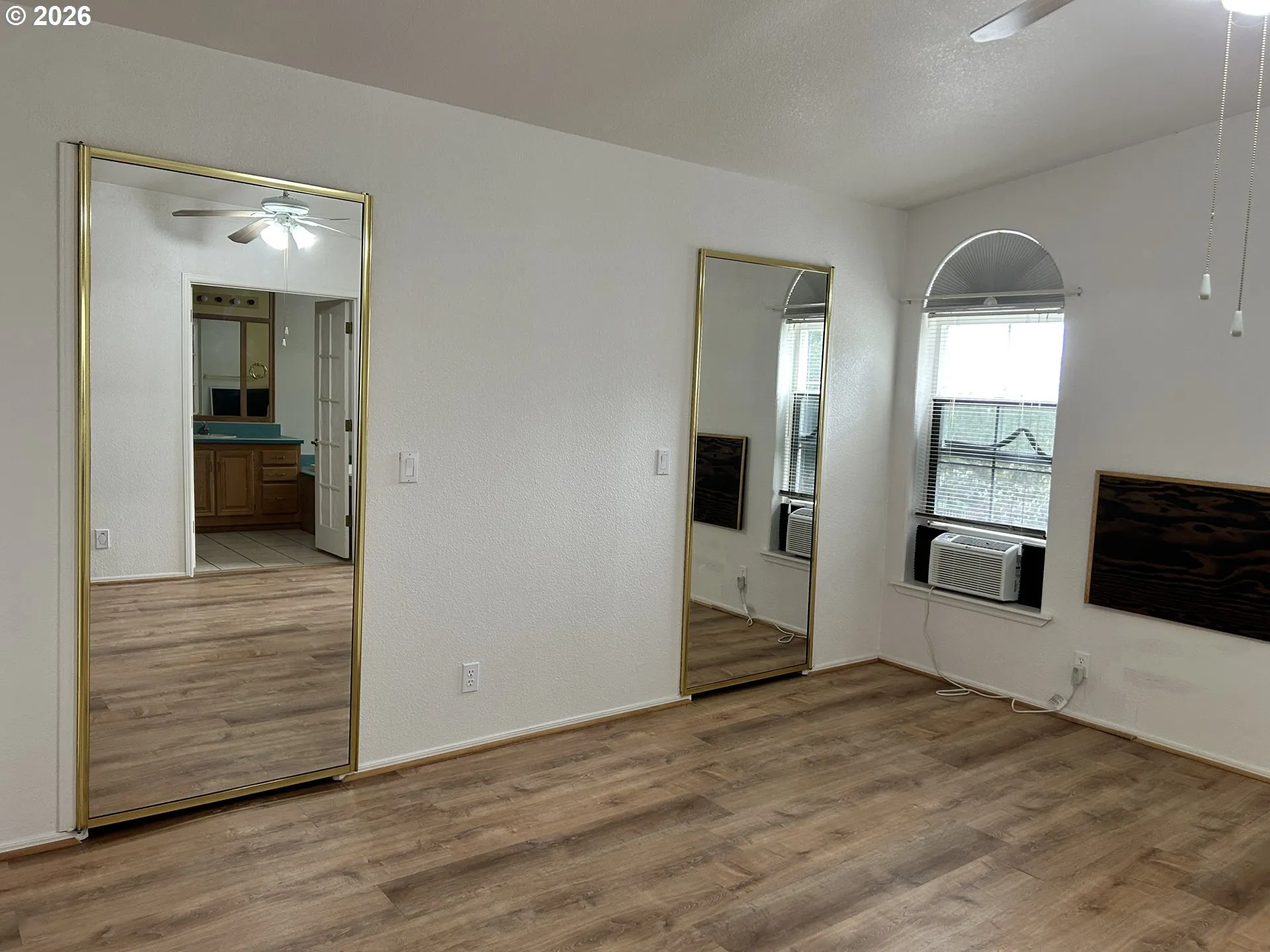 Bedroom, Owner's Suite-Walk-In Closet
