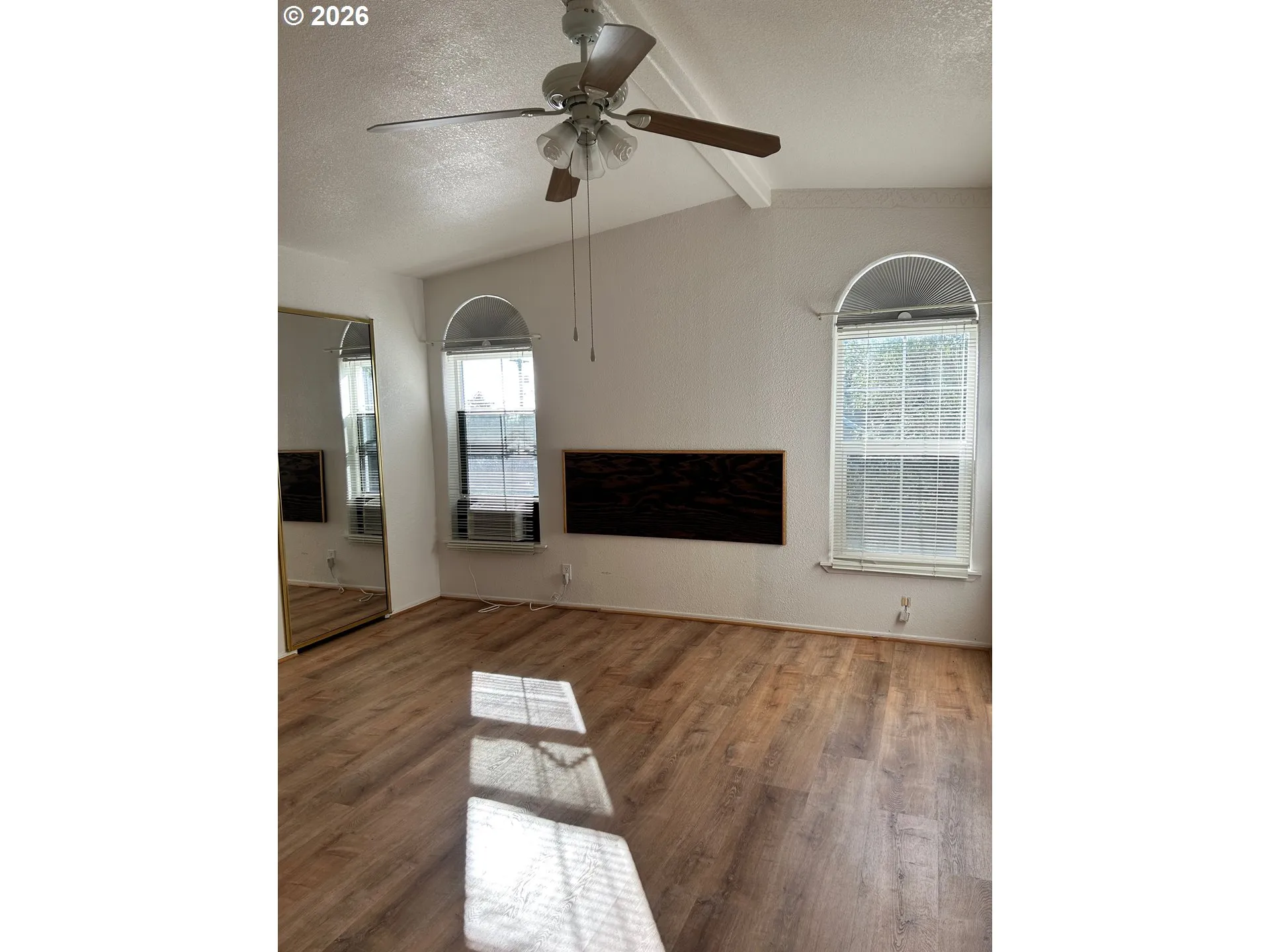 Bedroom, Owner's Suite-Vaulted Ceilings