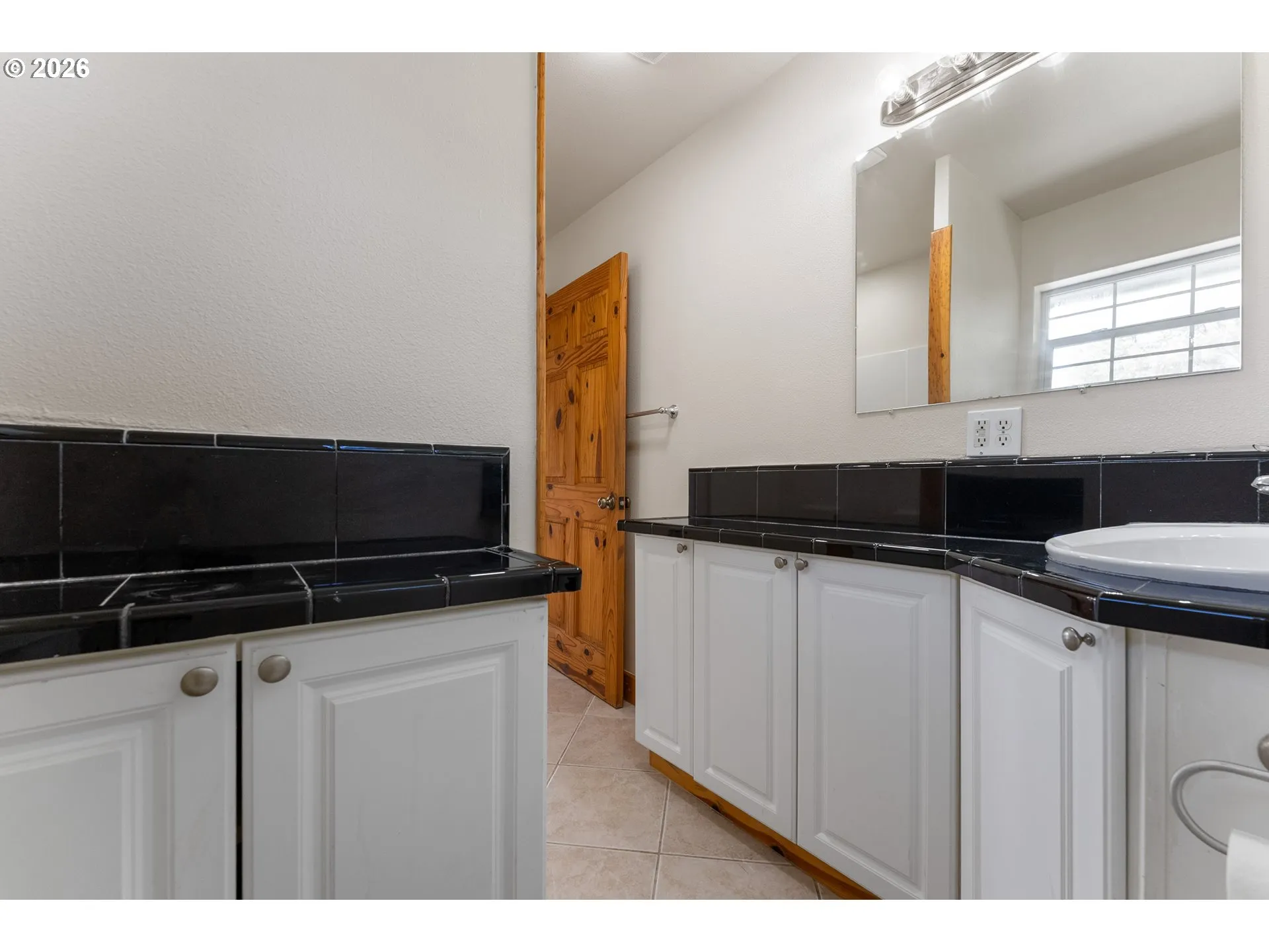 Bathroom-Upper