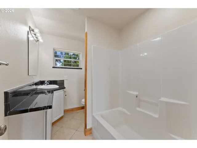 Bathroom-Upper