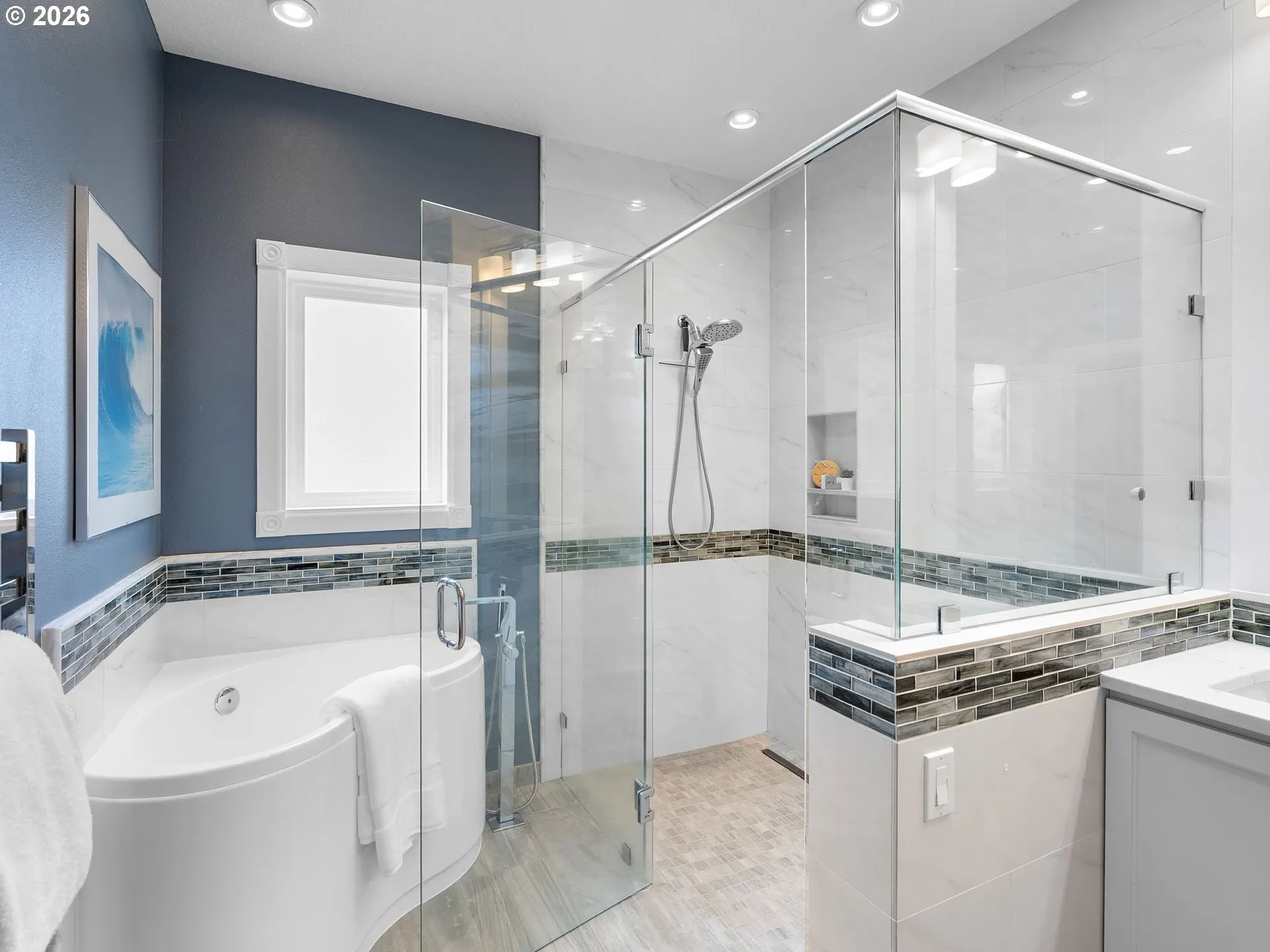 Bathroom-Walk in Shower