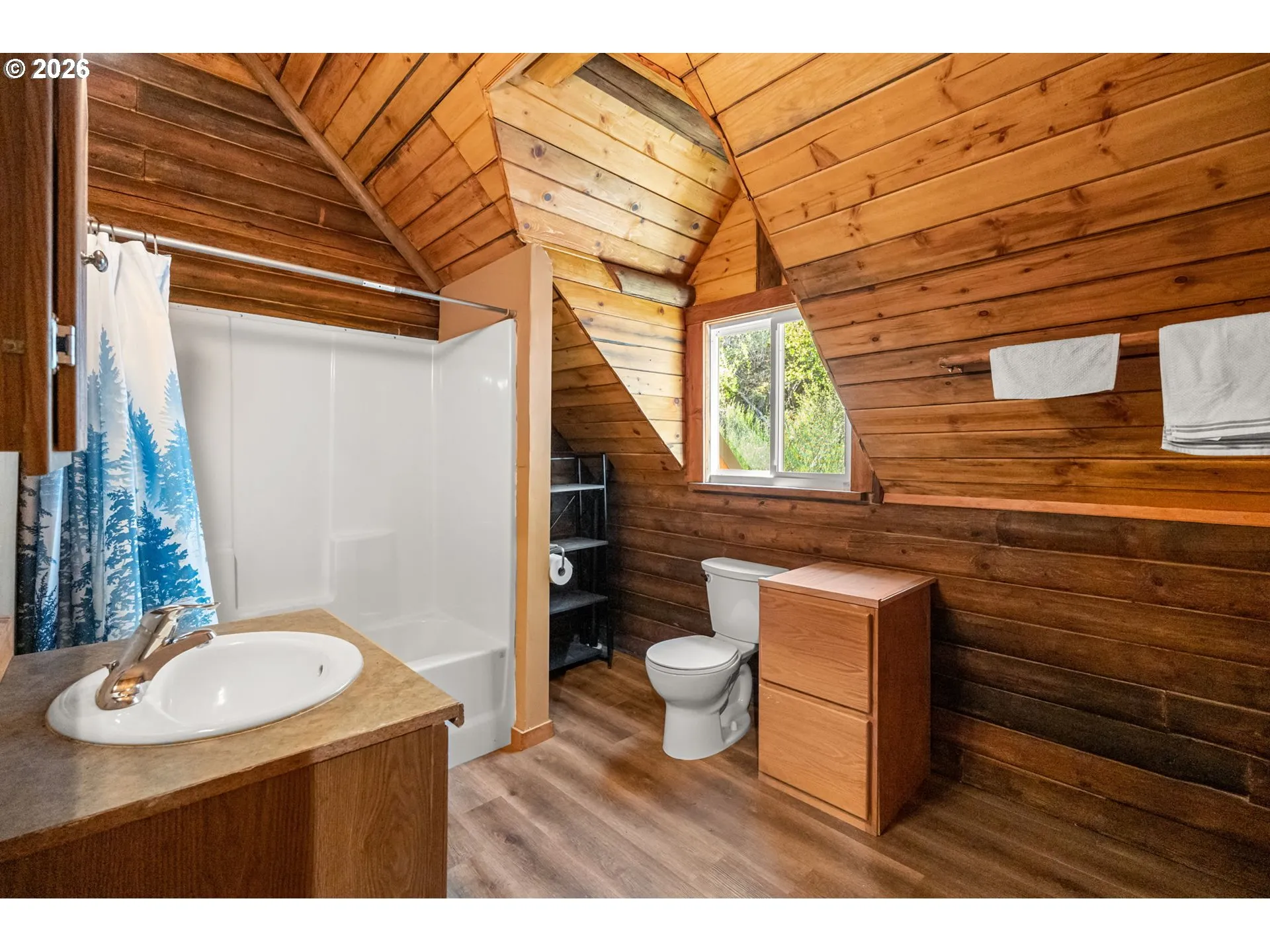 Bathroom-Upper