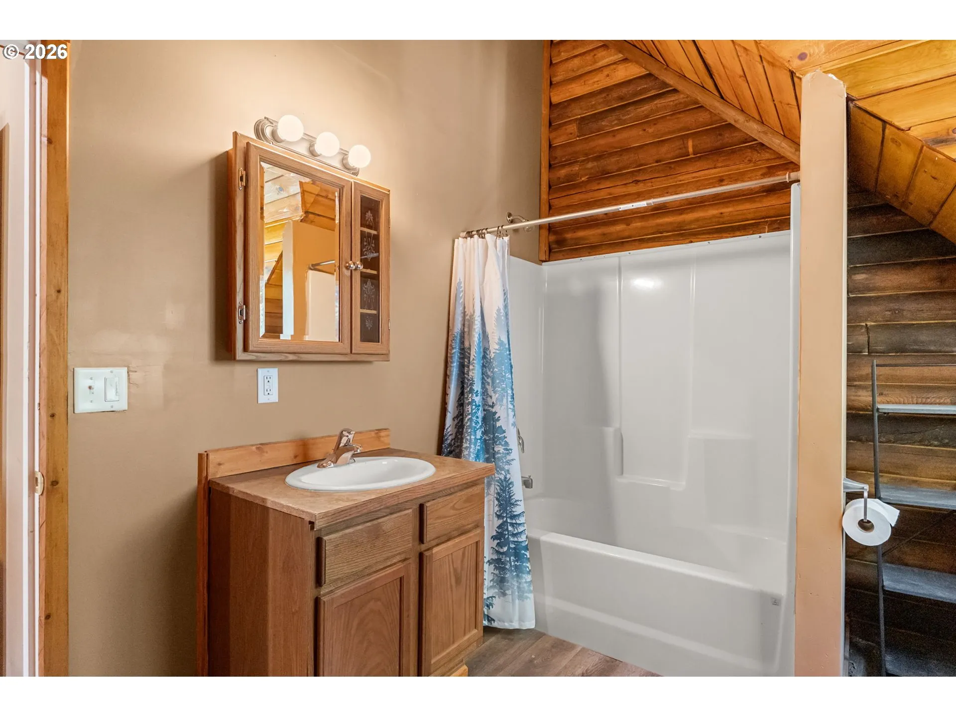 Bathroom-Upper