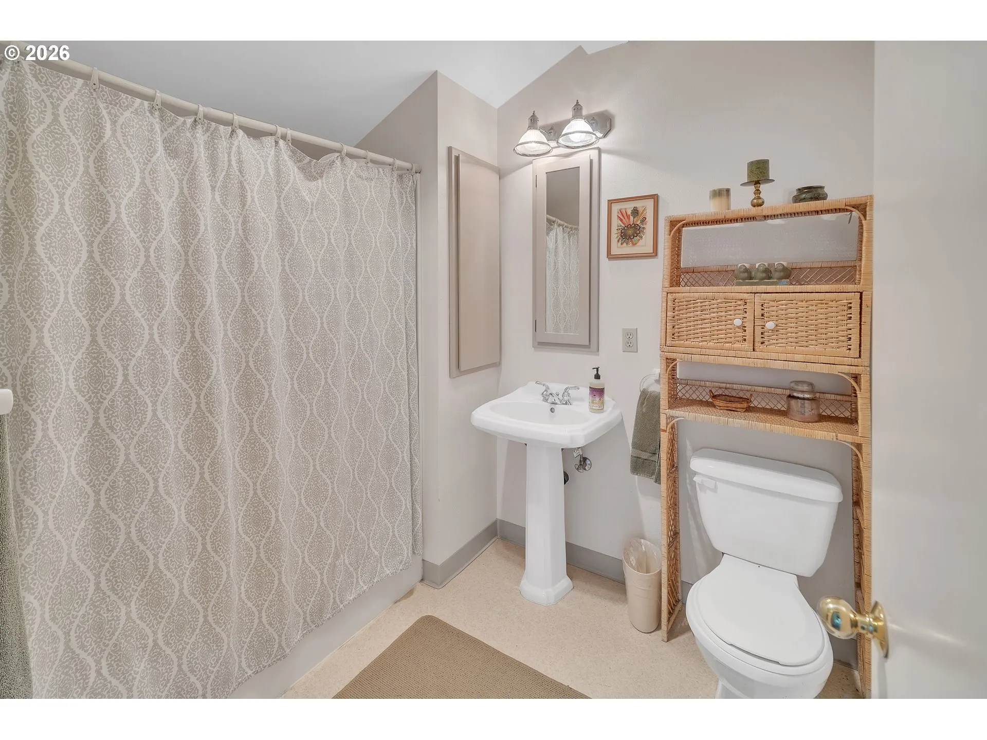 Bathroom-Upper