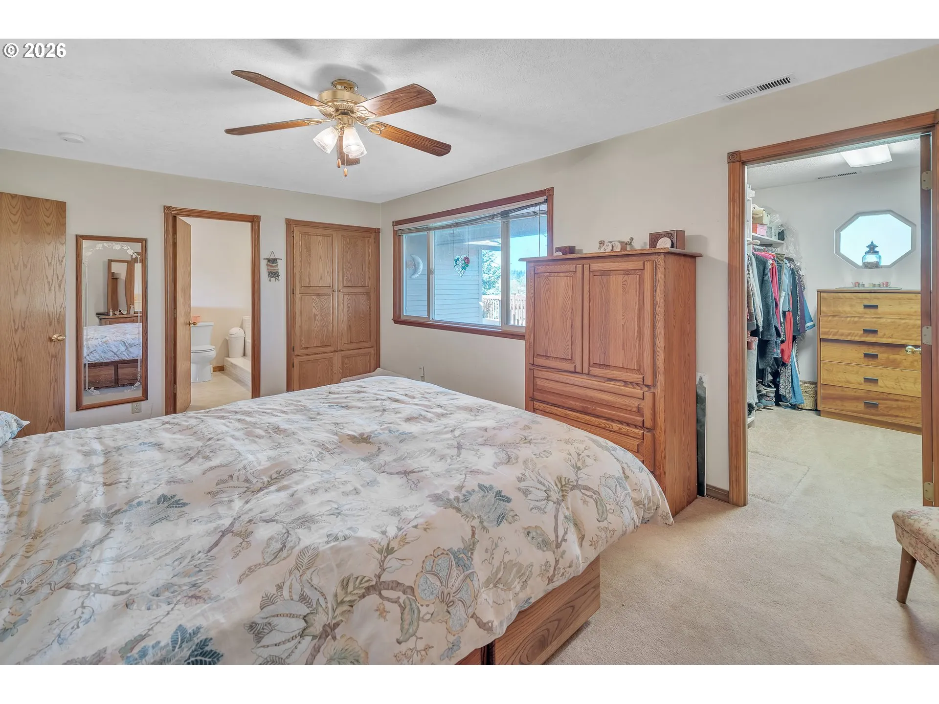 Bedroom, Primary