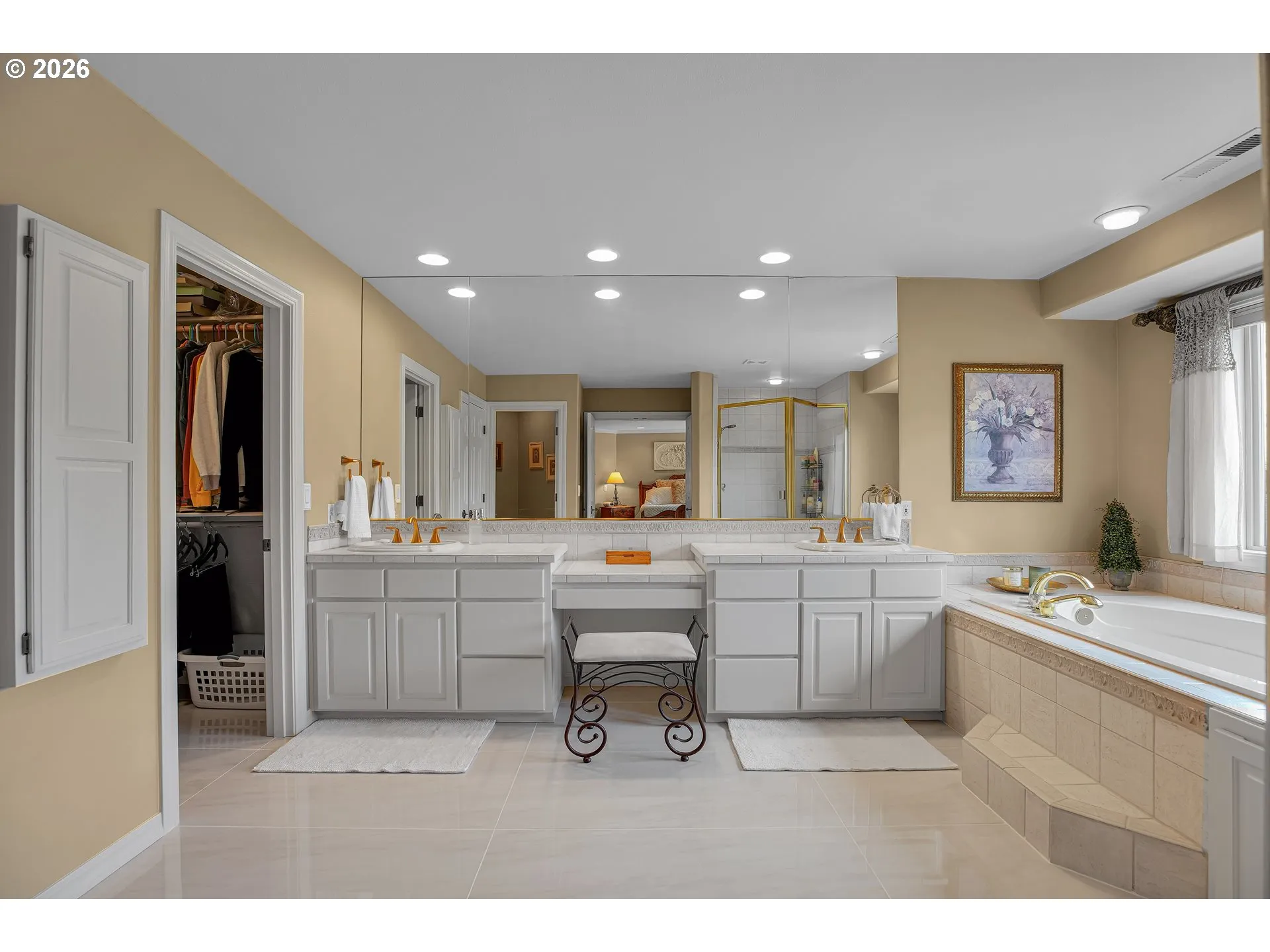 Bathroom, Attached-Double Sinks