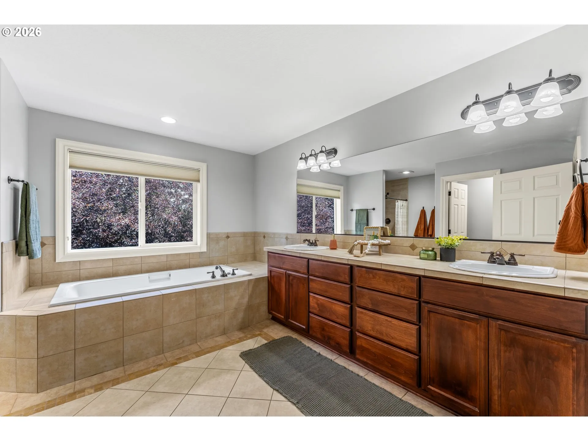 Owner's Suite Bathroom-Garden Tub