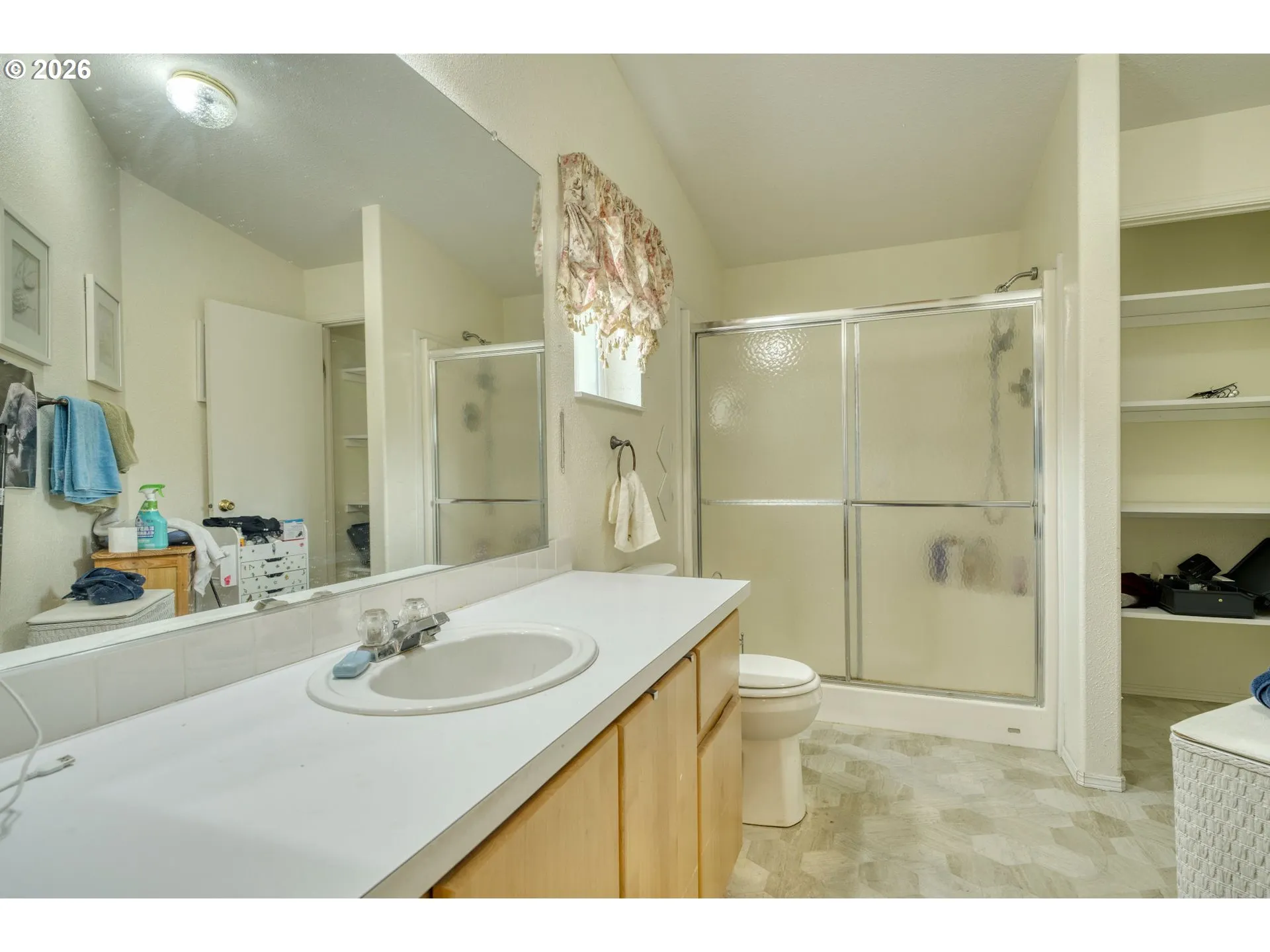 Bathroom-Walk in Shower
