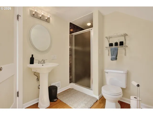 Bathroom-Upper