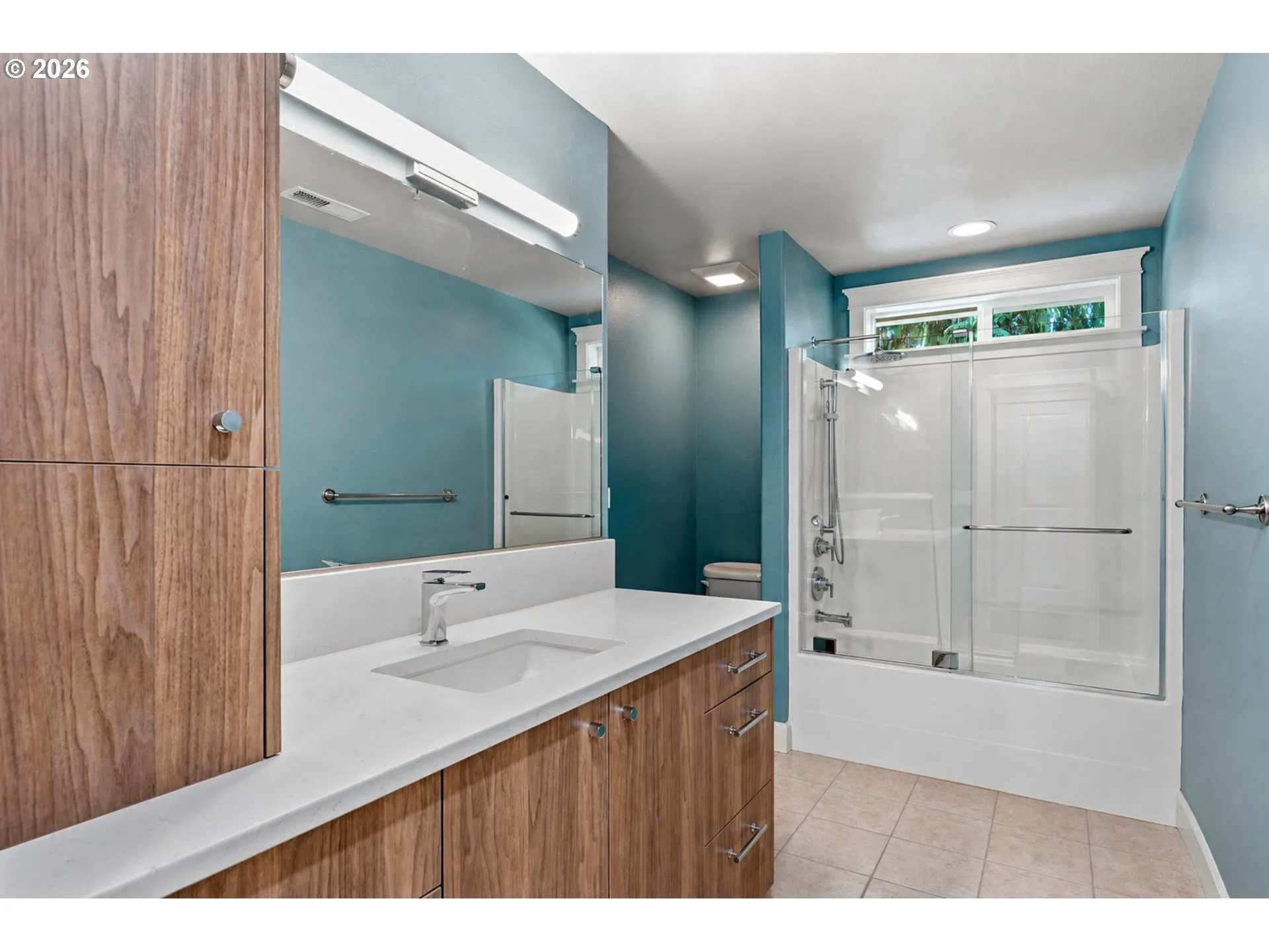 Bathroom-Upper