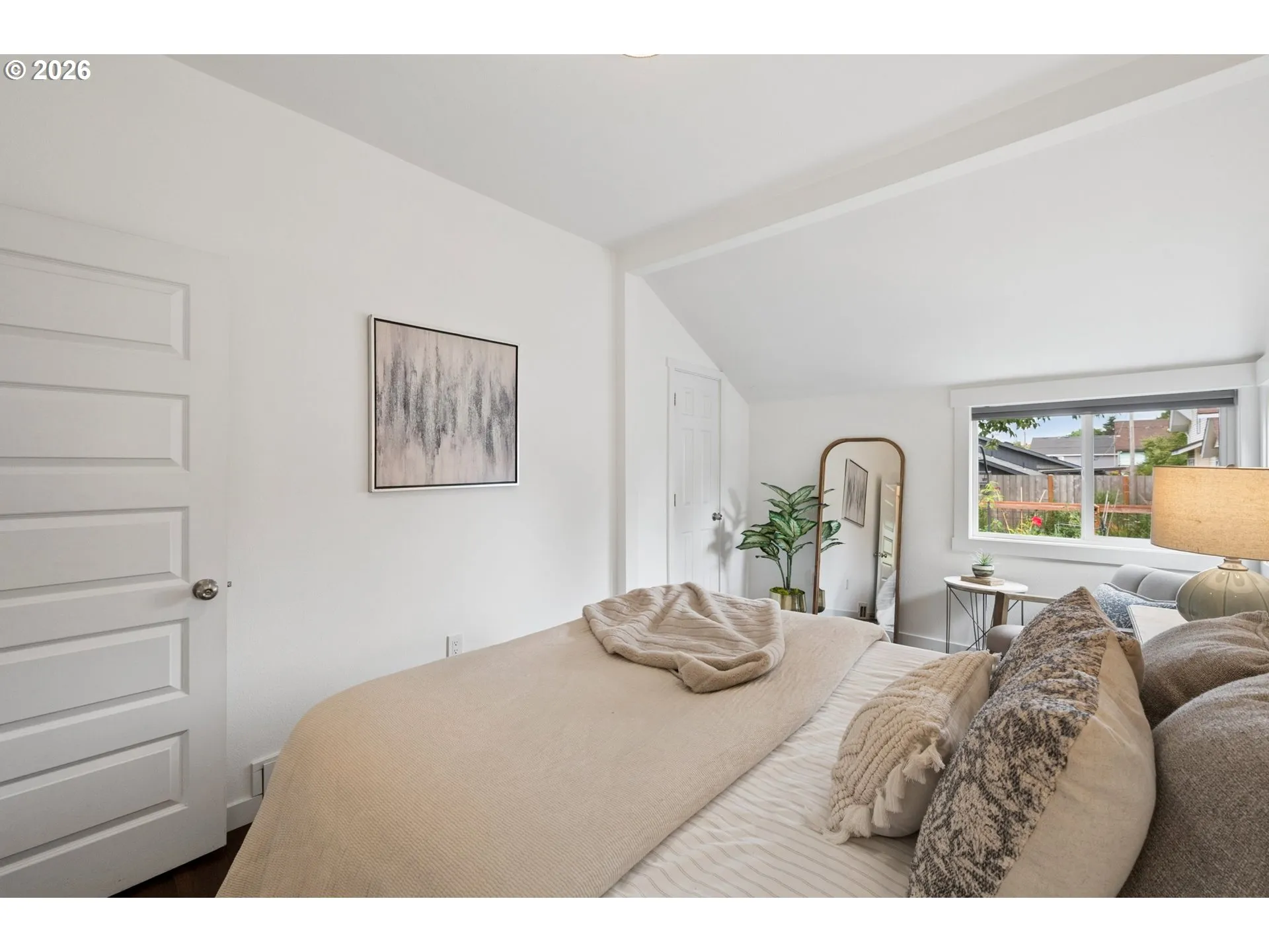 Bedroom, Primary