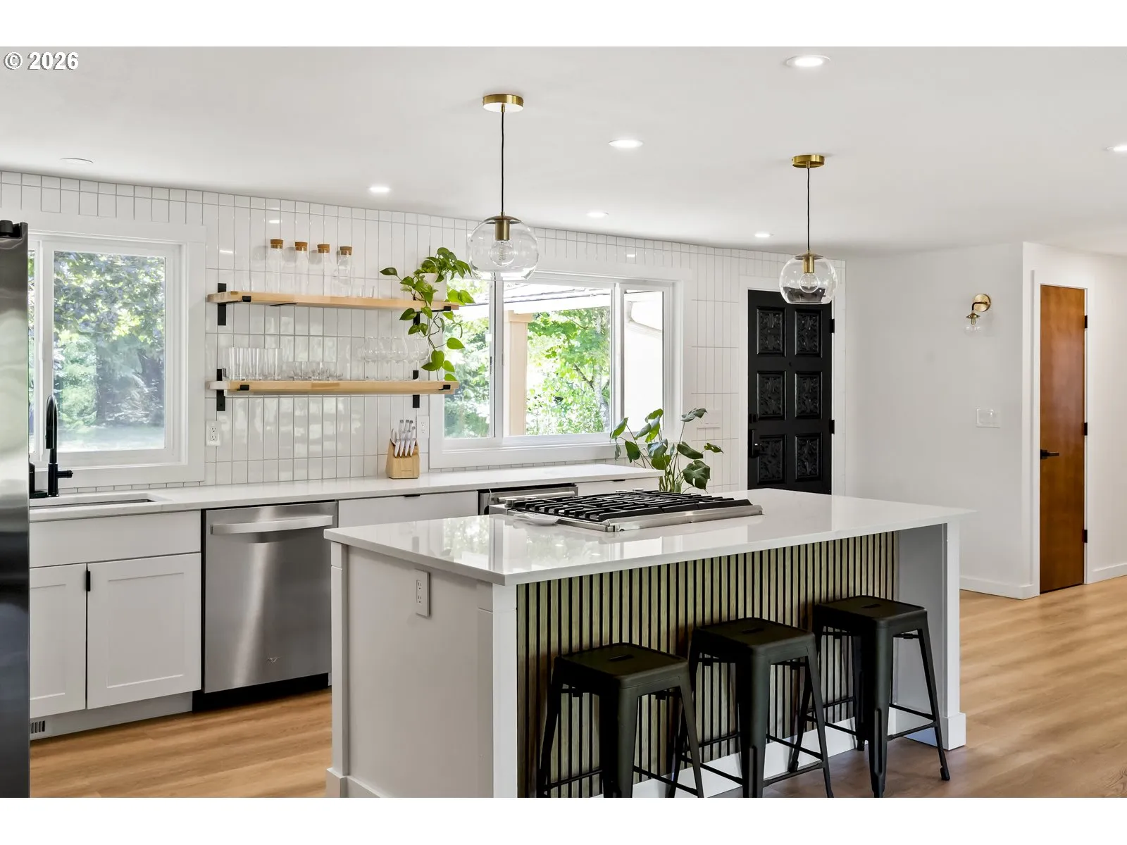 Kitchen/Dining Room-Island