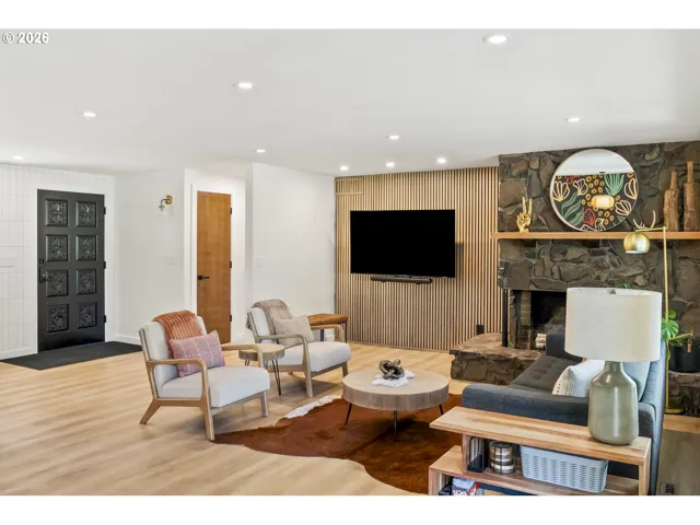 Living Room-Fireplace