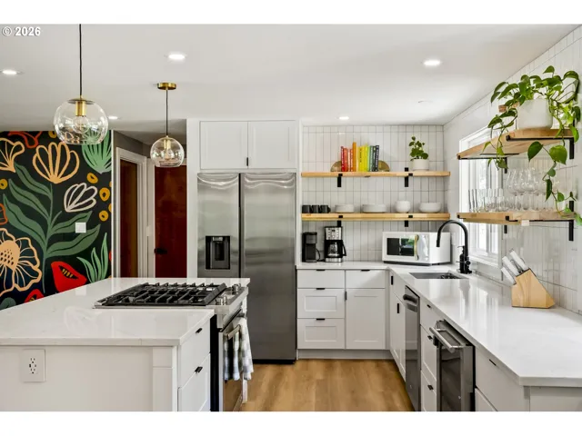 Kitchen-Cooking Island