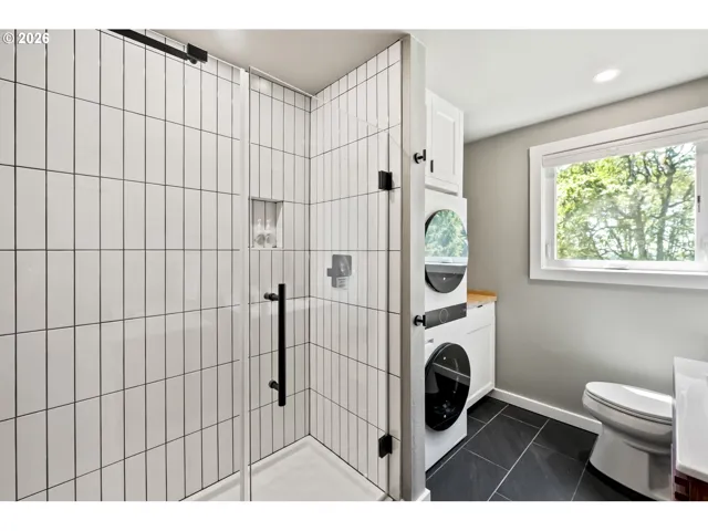 Bathroom-Walk in Shower