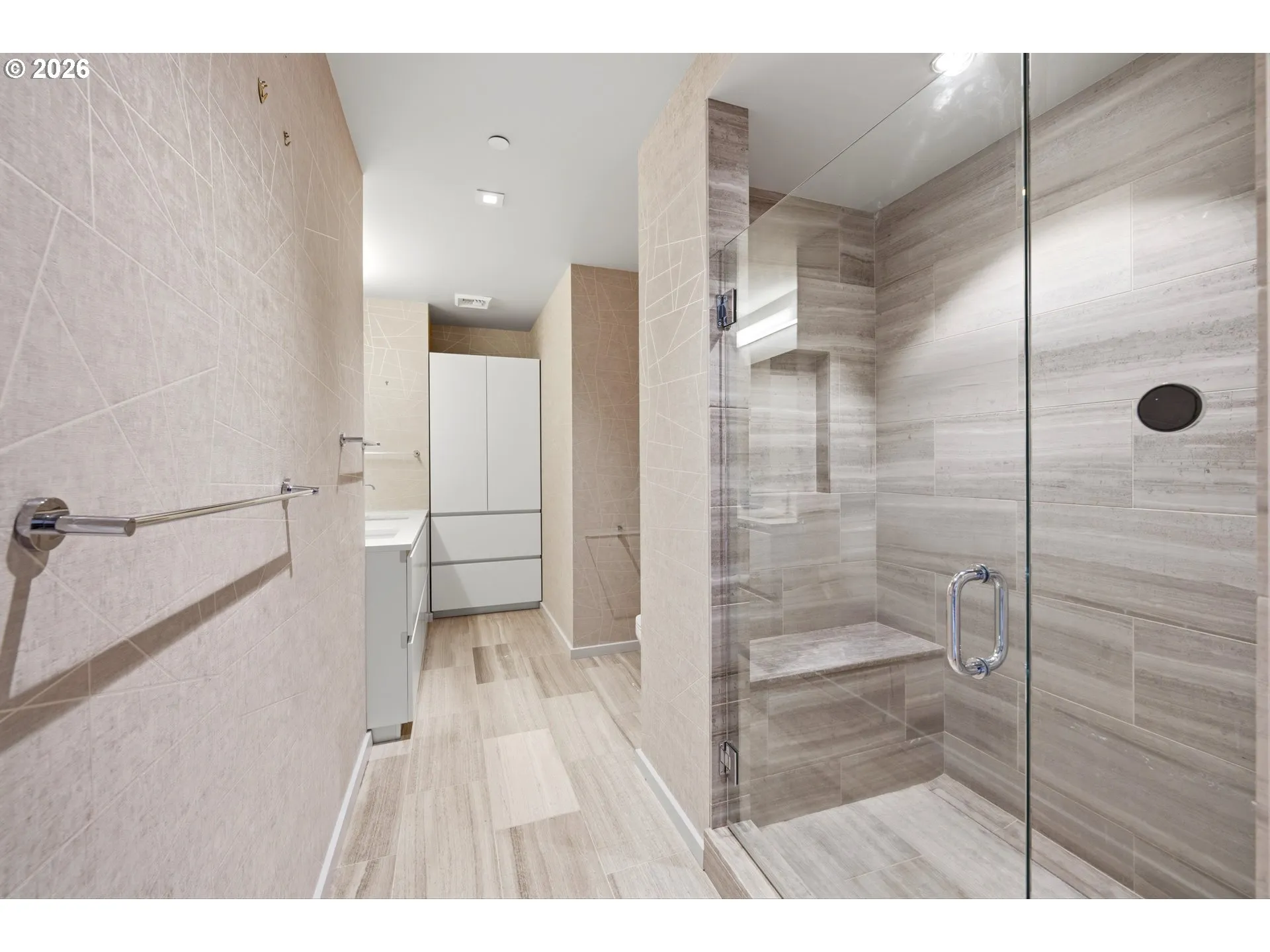 Bathroom-Walk in Shower