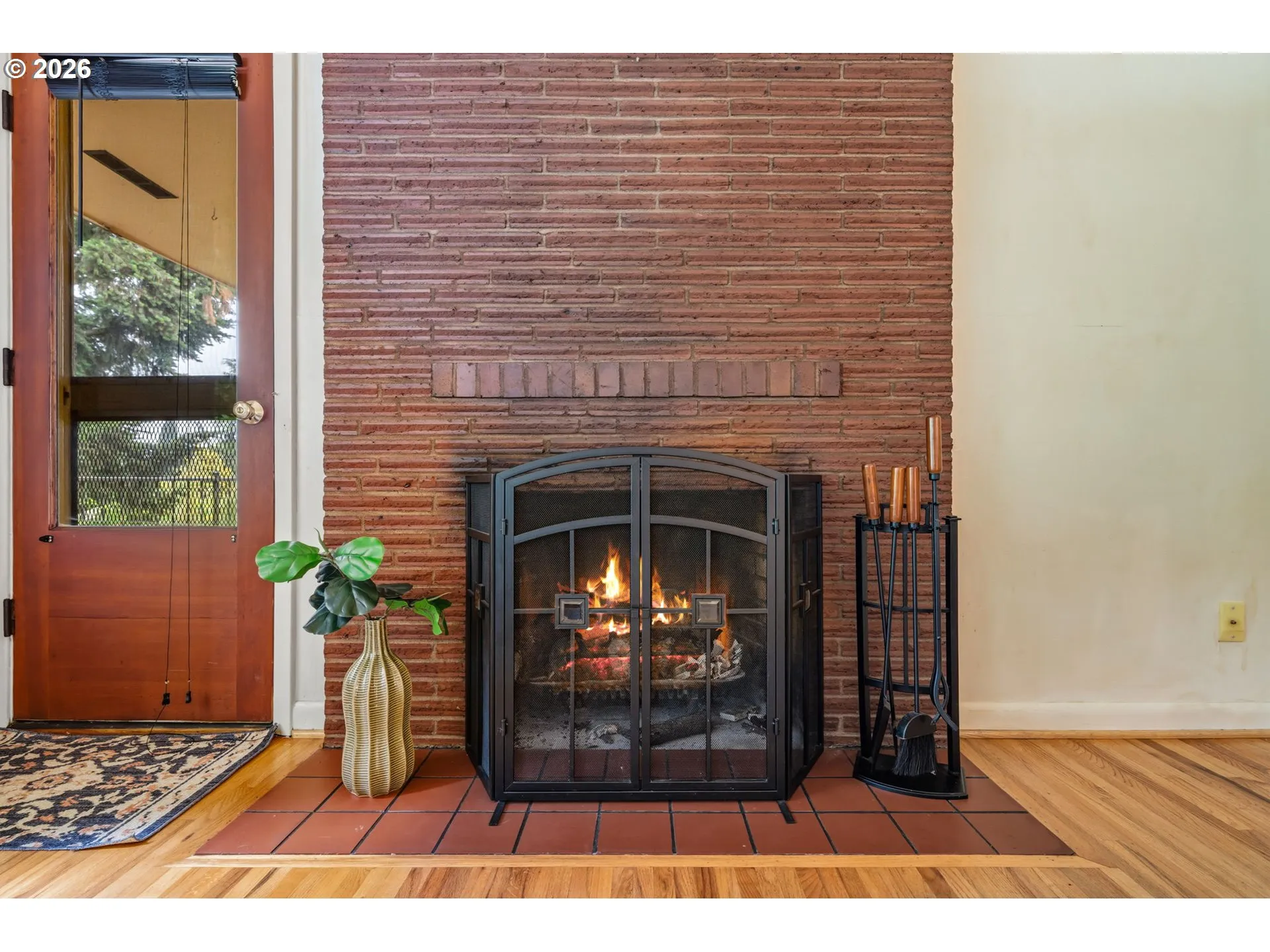 Living Room-Fireplace