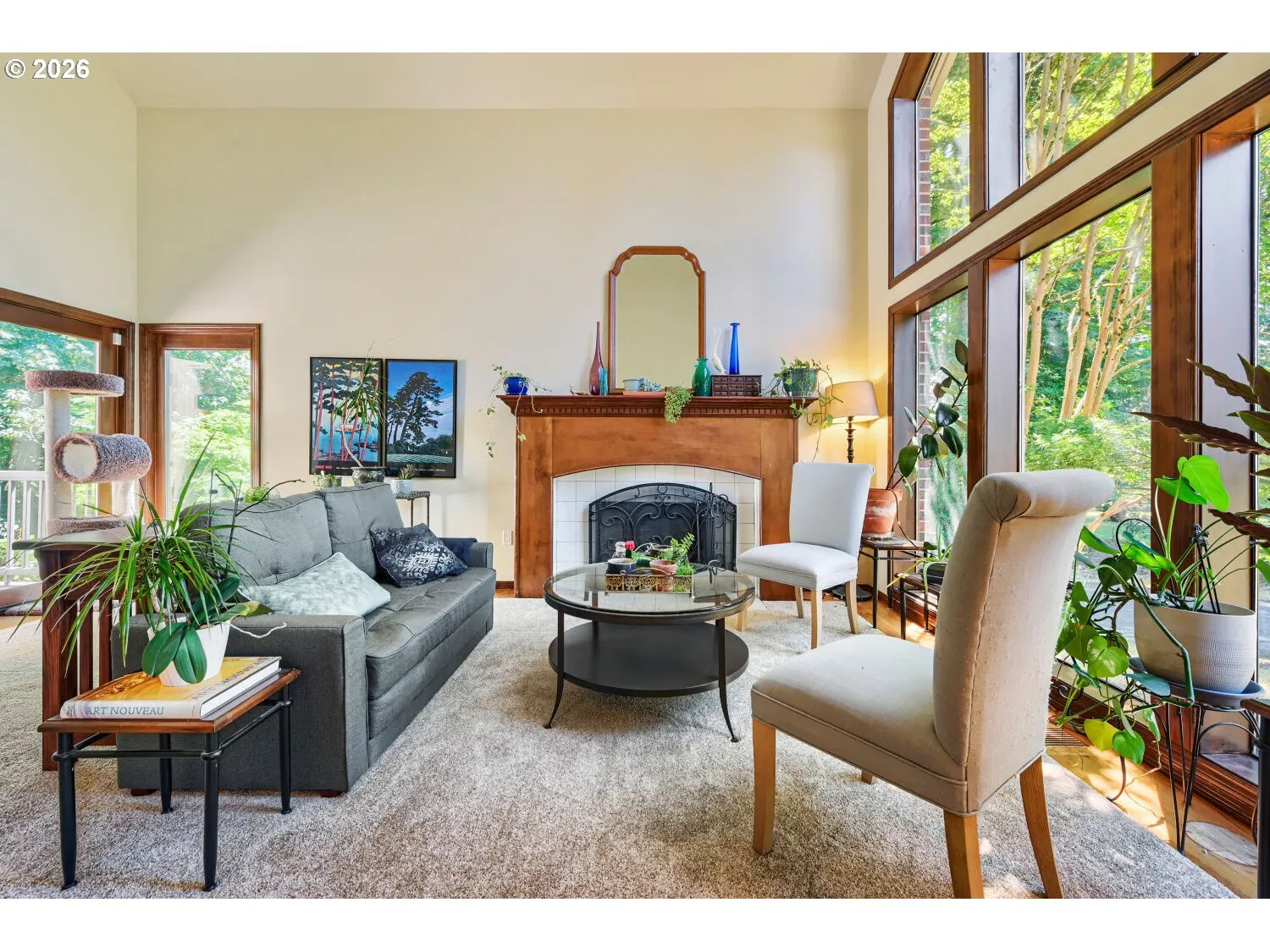 Living Room-Fireplace