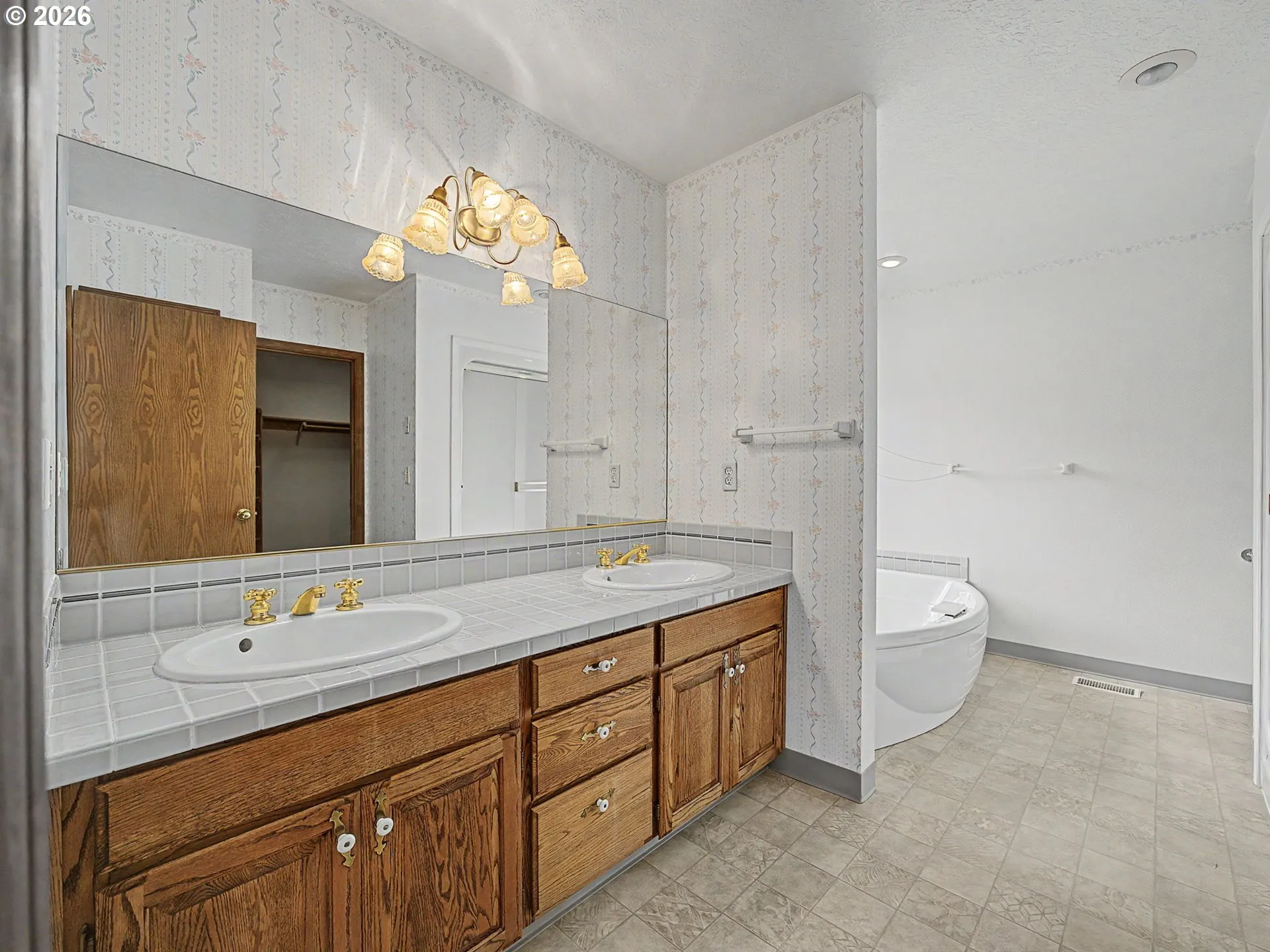 Owner's Suite Bathroom-Full Bathroom