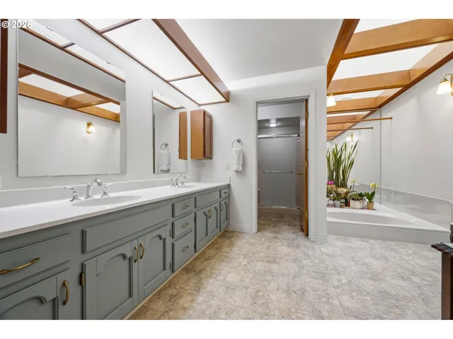 Owner's Suite Bathroom-Walk in Shower