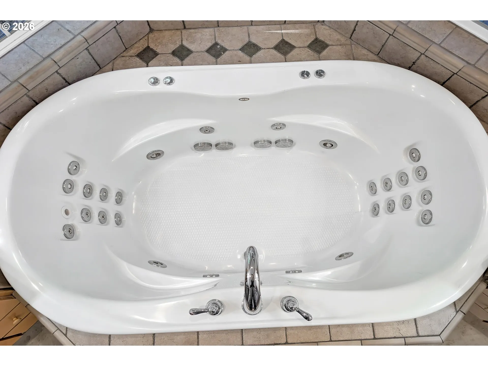 Bathroom, Attached-Garden Tub