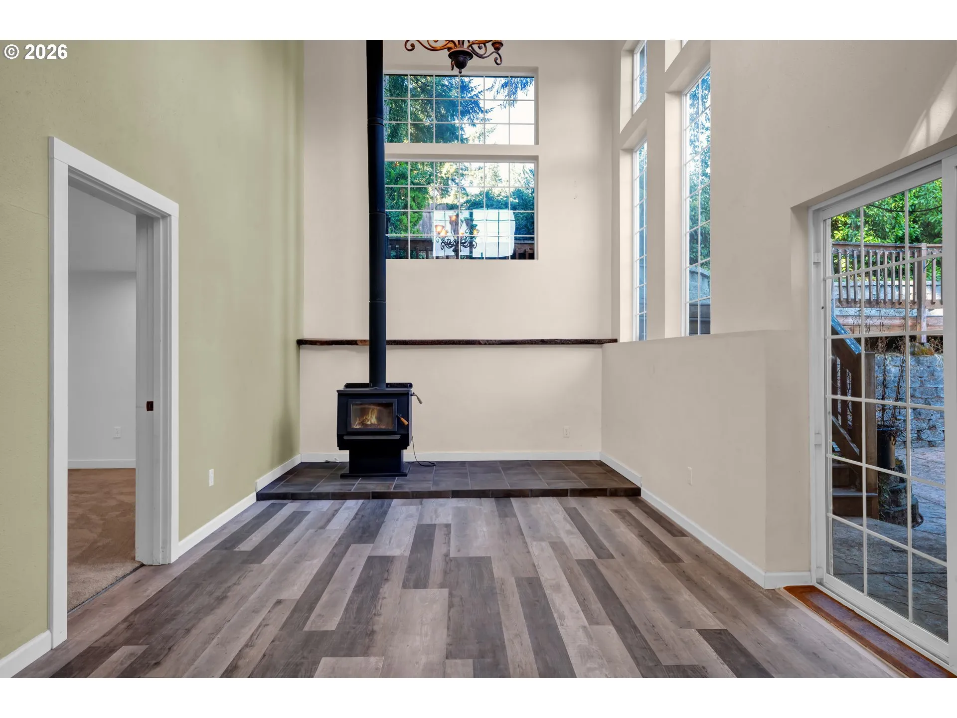 Dining Room-Vaulted Ceilings