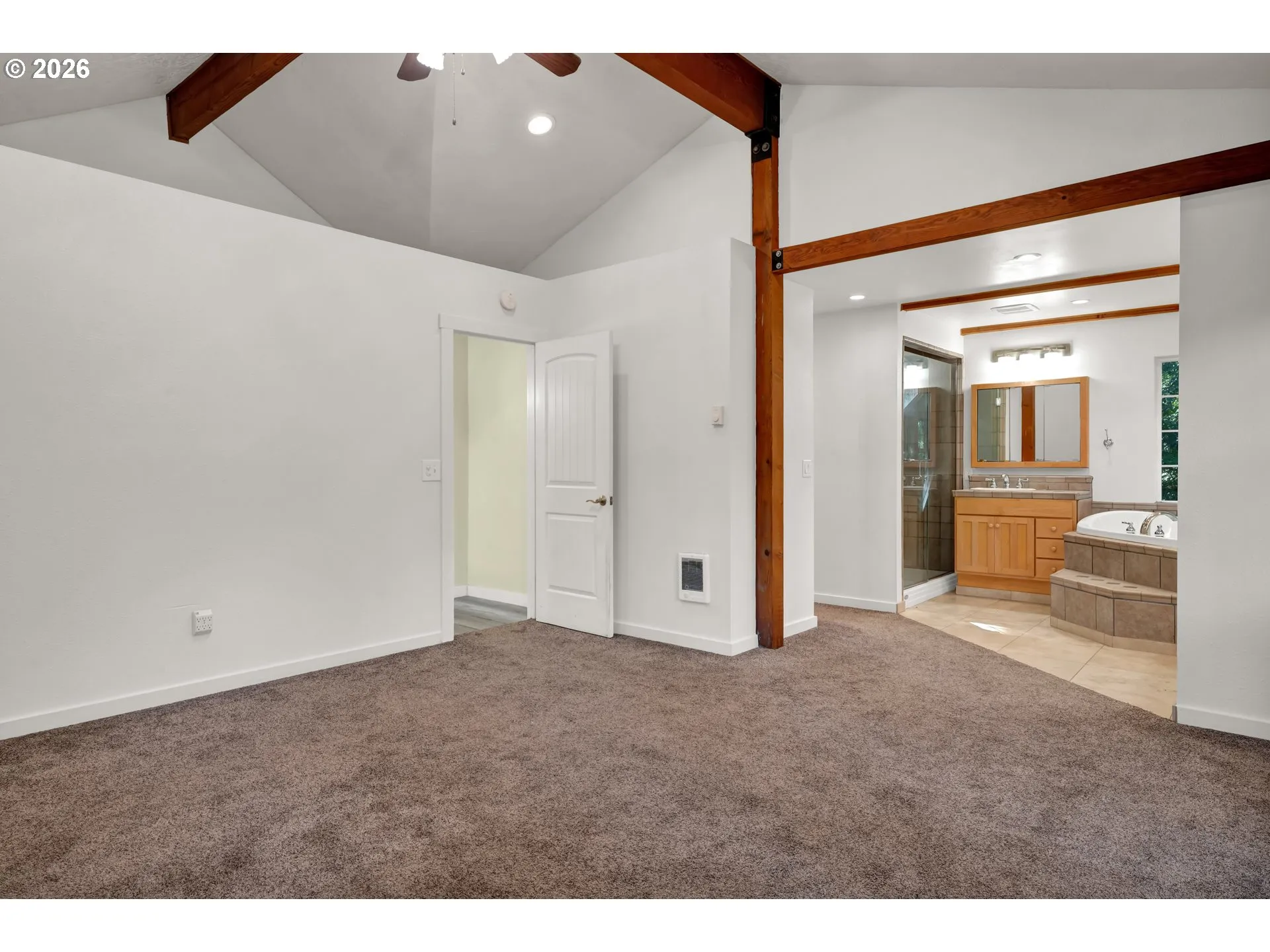 Primary Bedroom-Upper