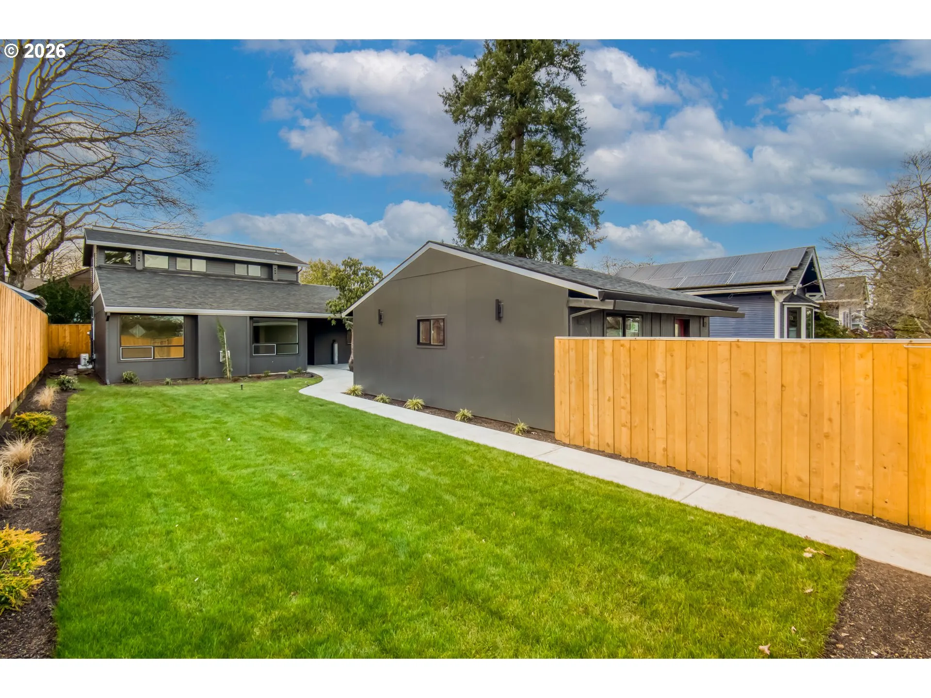 Front Yard-Fenced