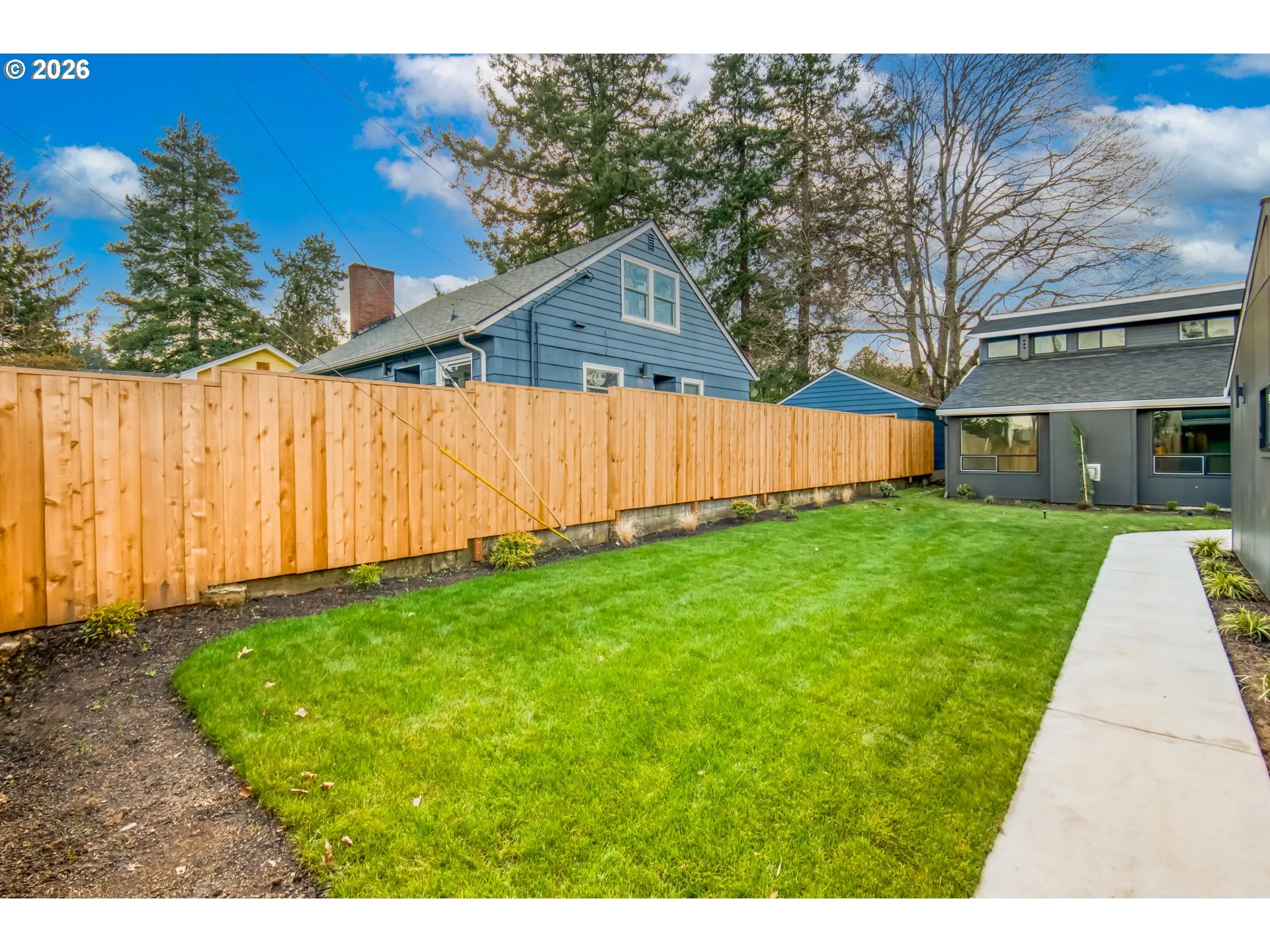 Front Yard-Fenced