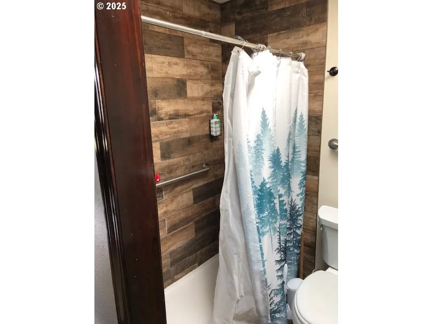 Bathroom, Attached-Walk in Shower
