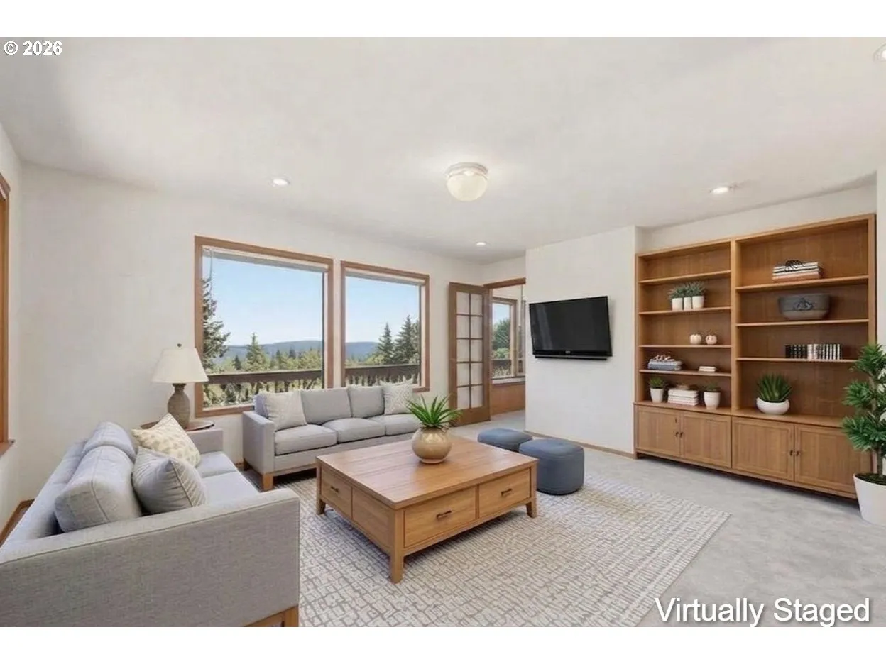 Family Room-Upper