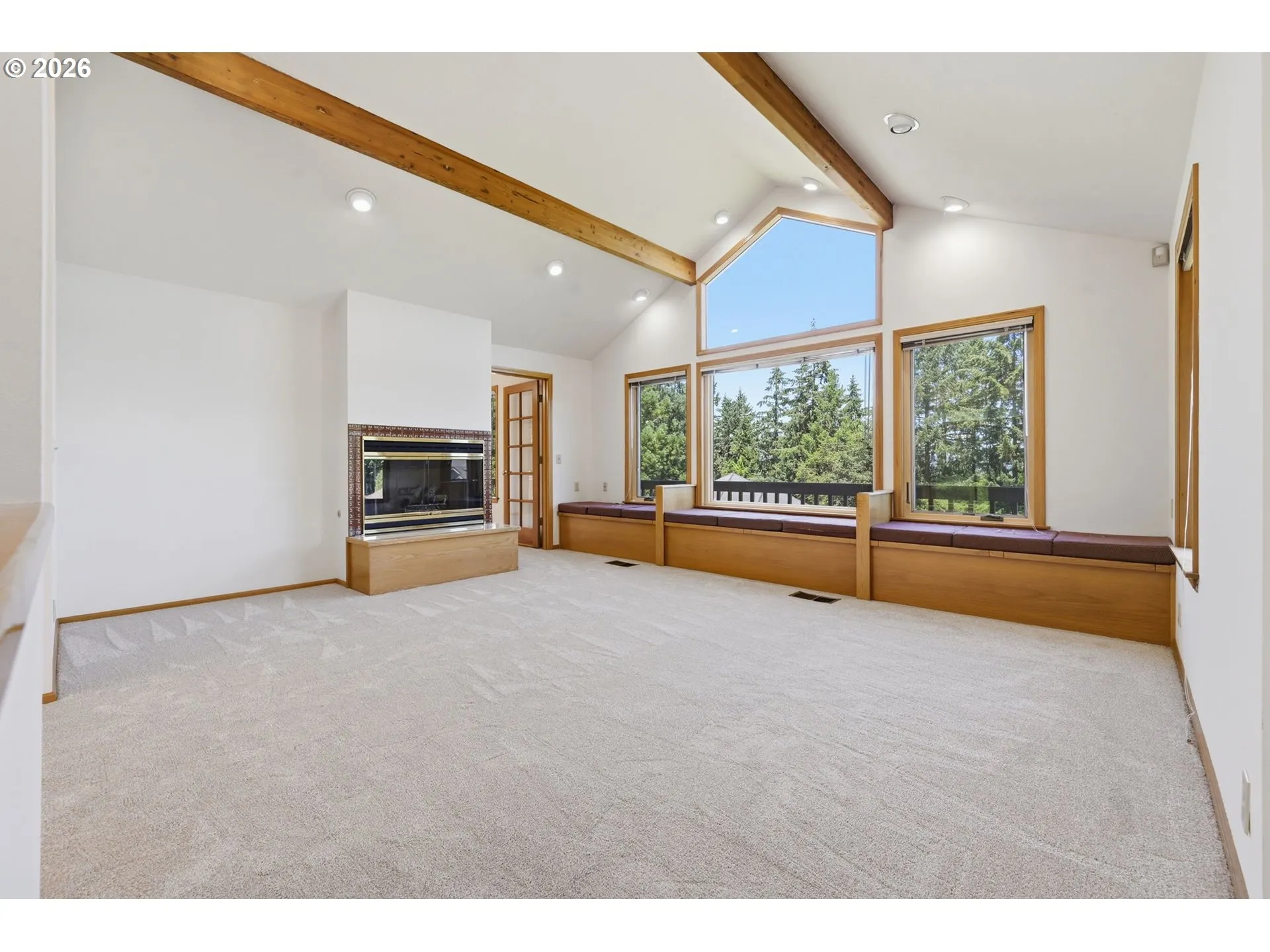 Living Room-Vaulted Ceilings