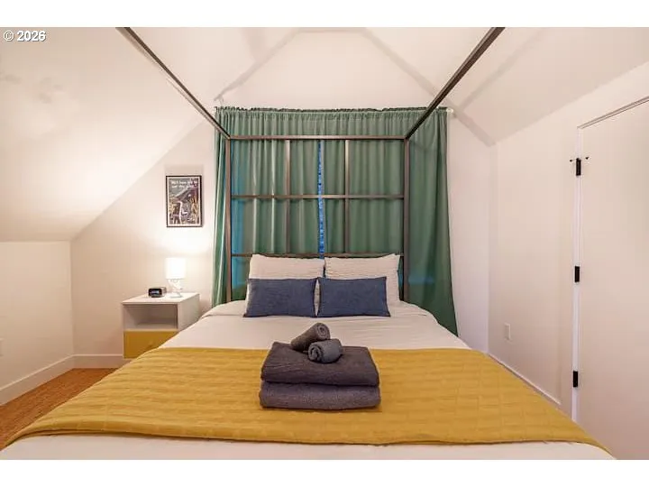 Bedroom-#2 Upper