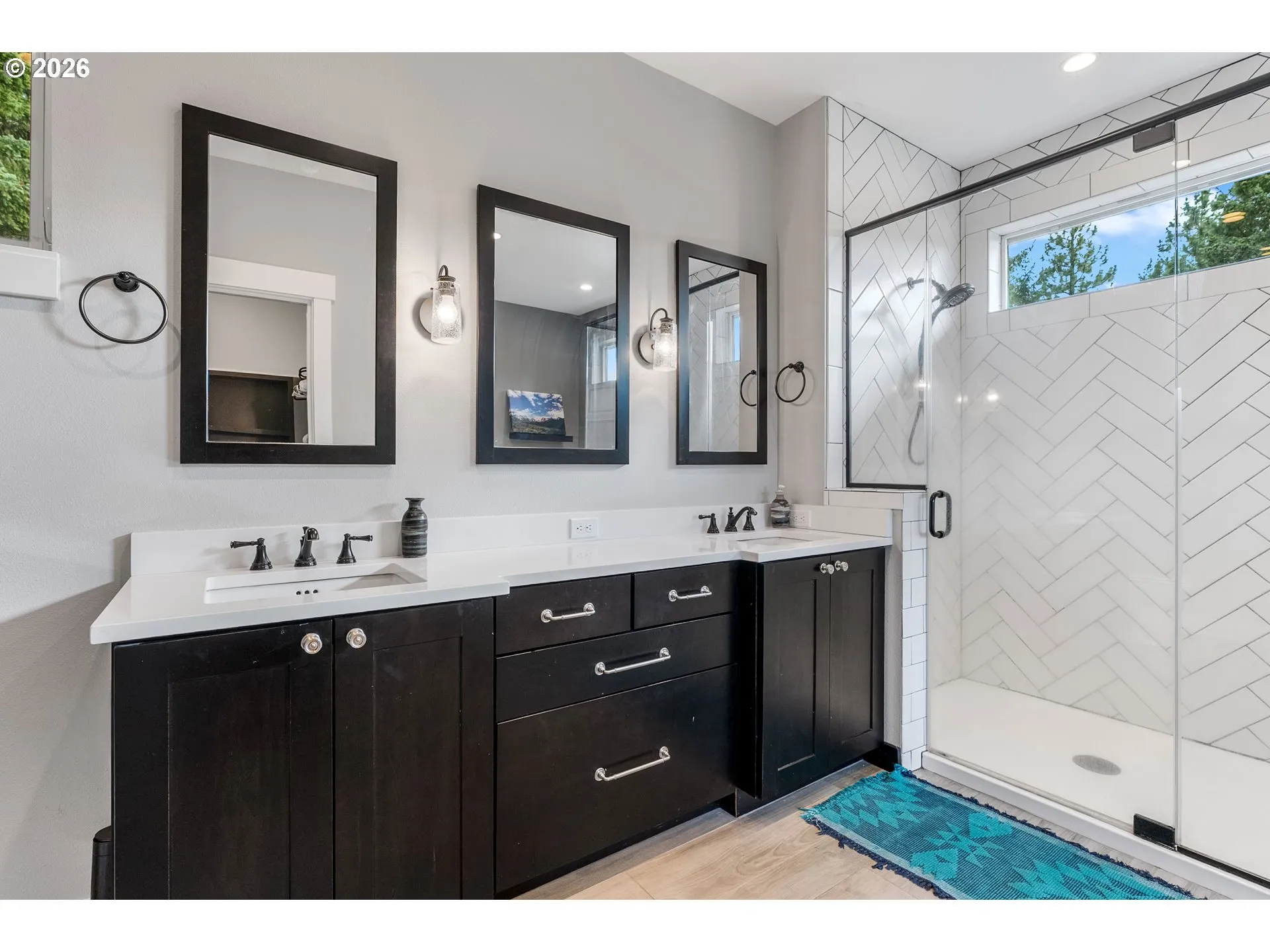 Bathroom, Attached-Upper