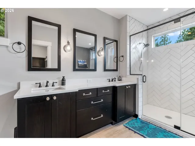 Bathroom, Attached-Upper