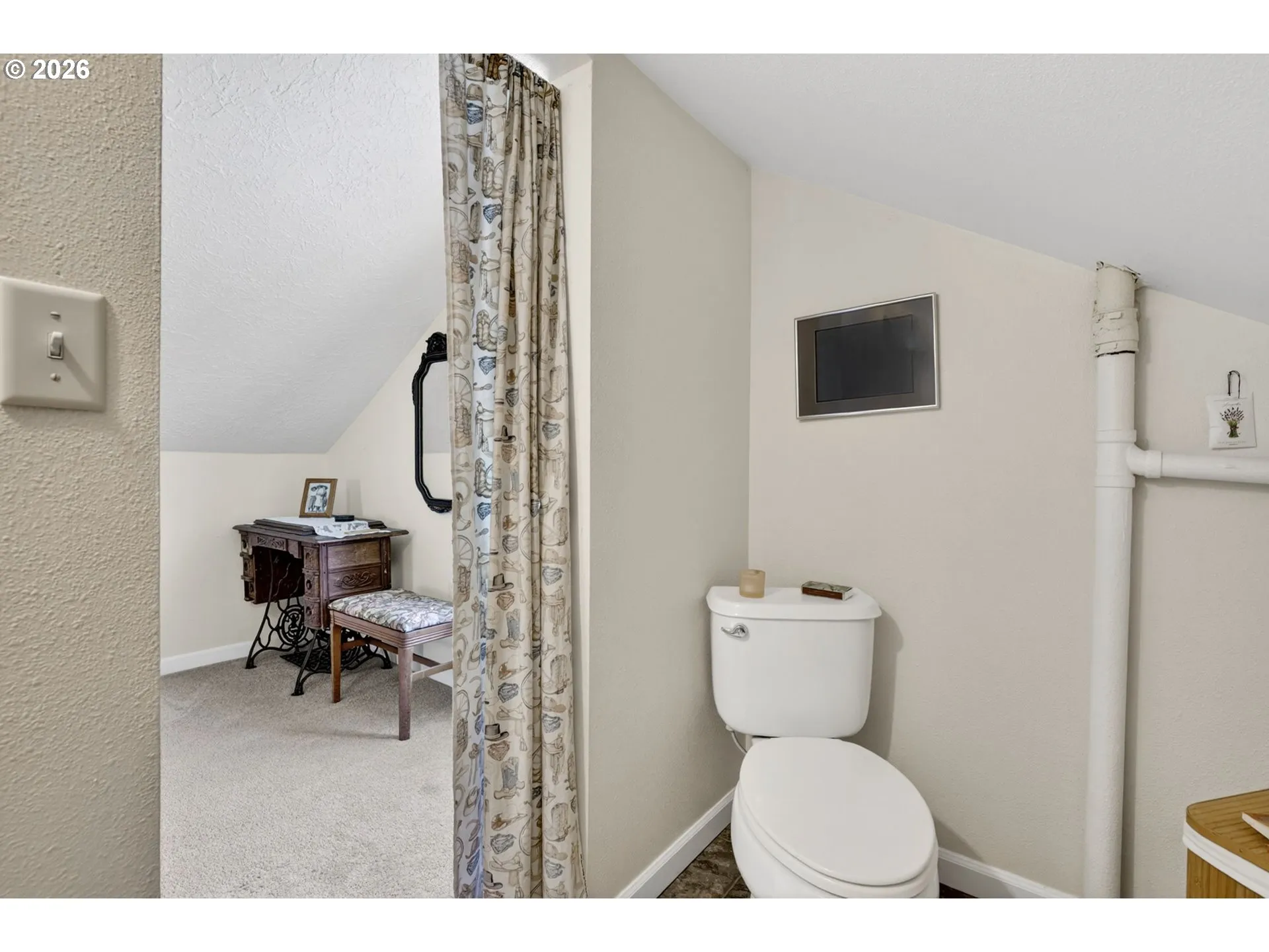 Bathroom, Attached-Half Bath