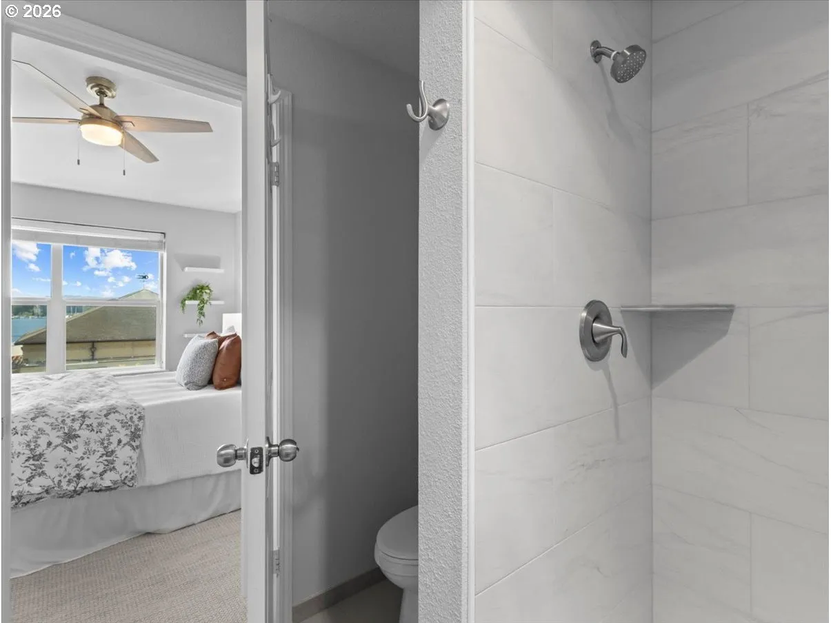 Bathroom-Walk in Shower